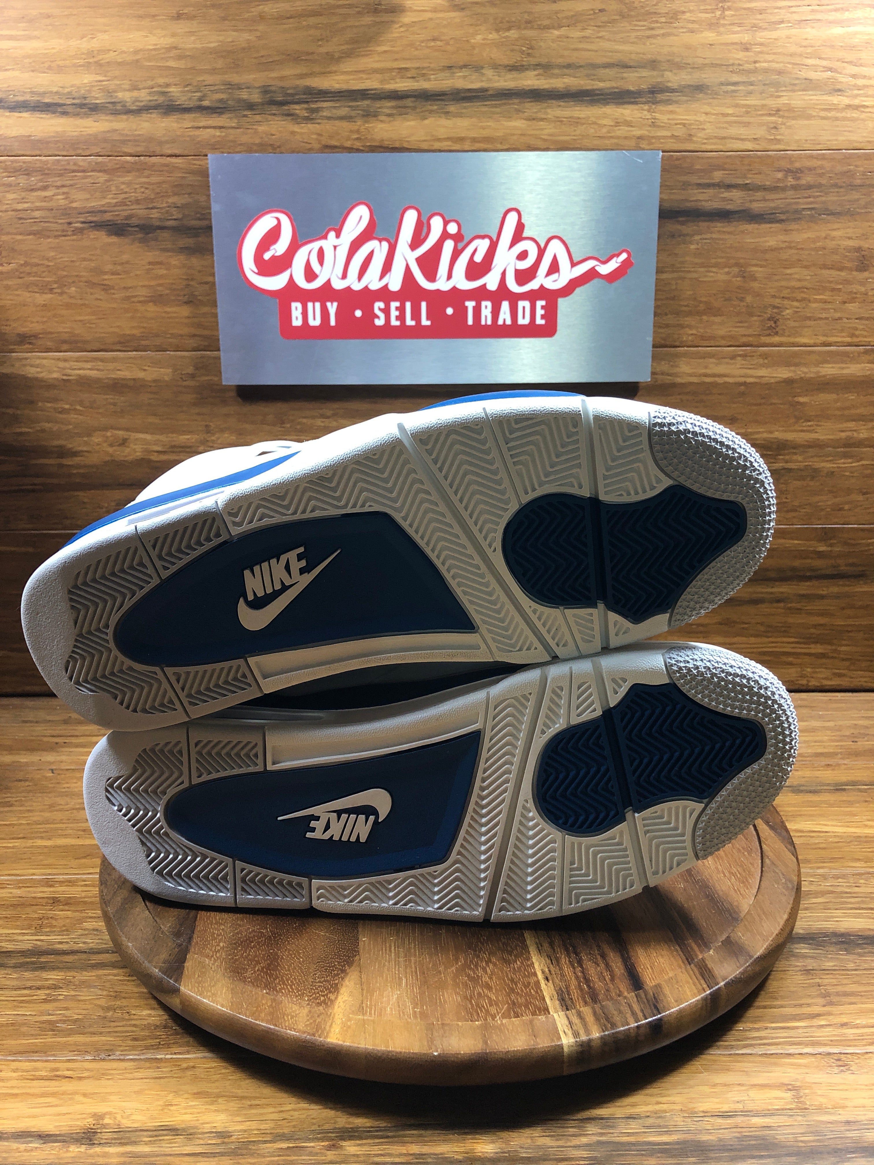 Jordan 4 Retro Military Blue (2024)