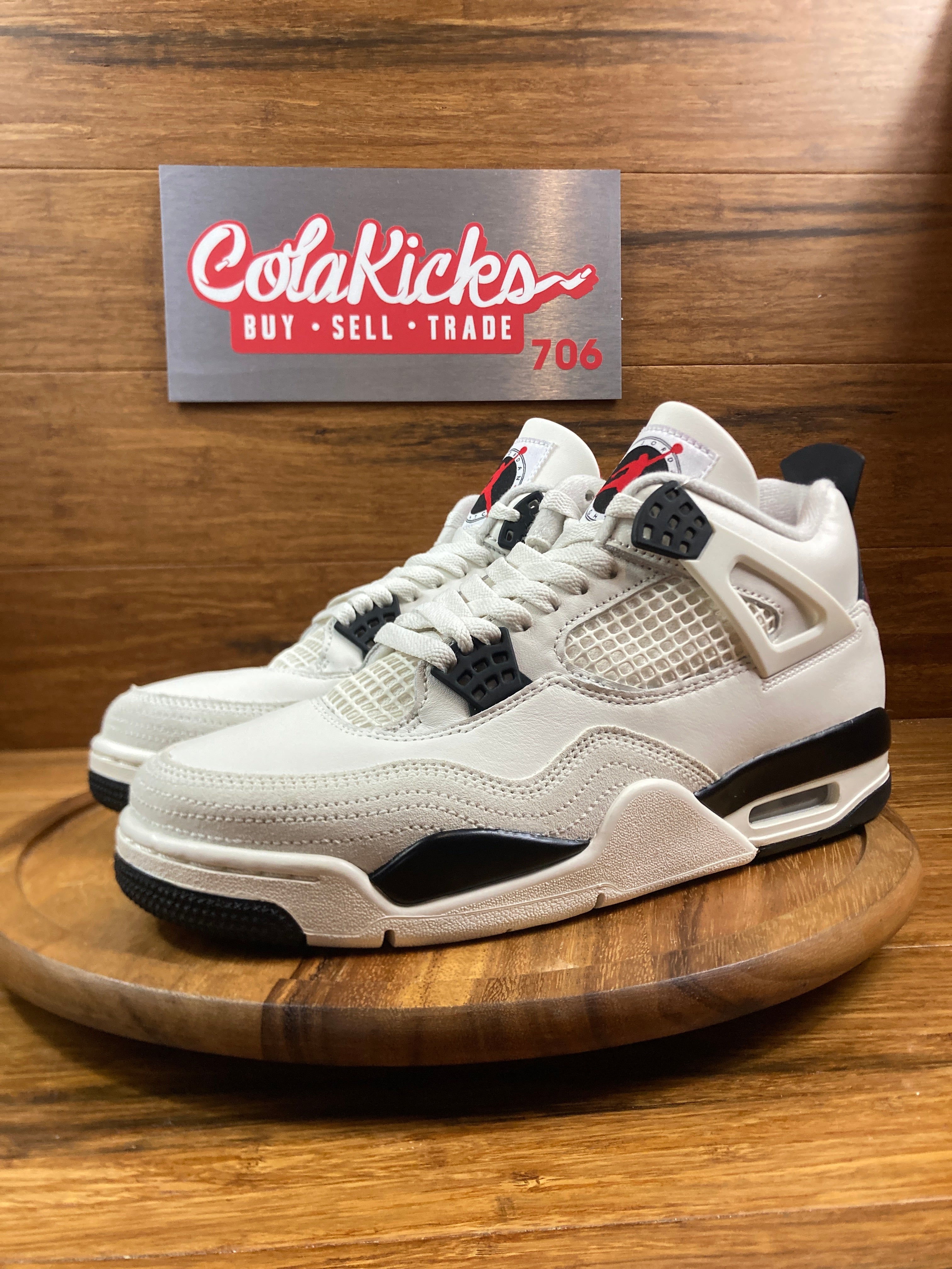 Jordan 4 Retro Flight Club