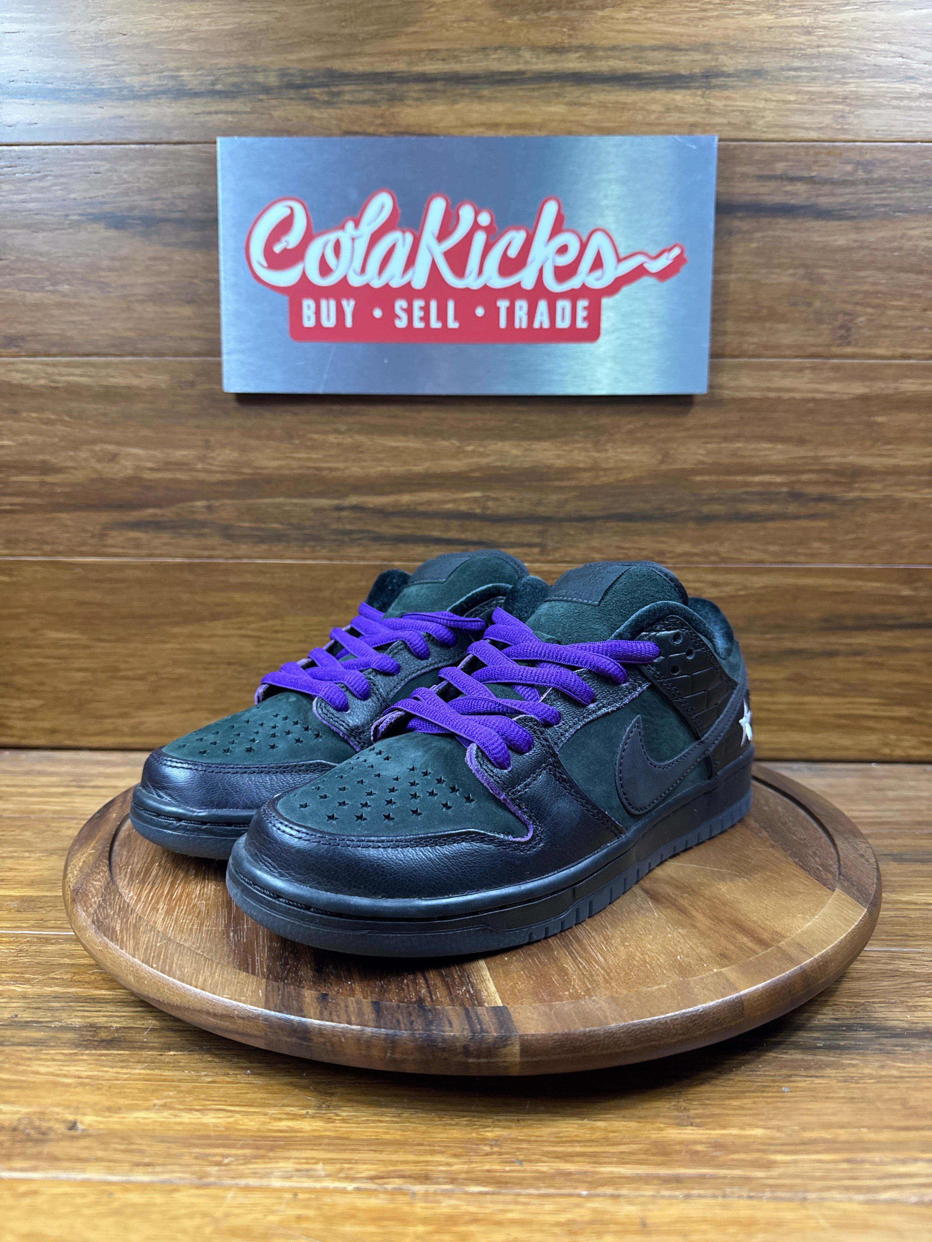 Nike SB Dunk Low Familia First Avenue