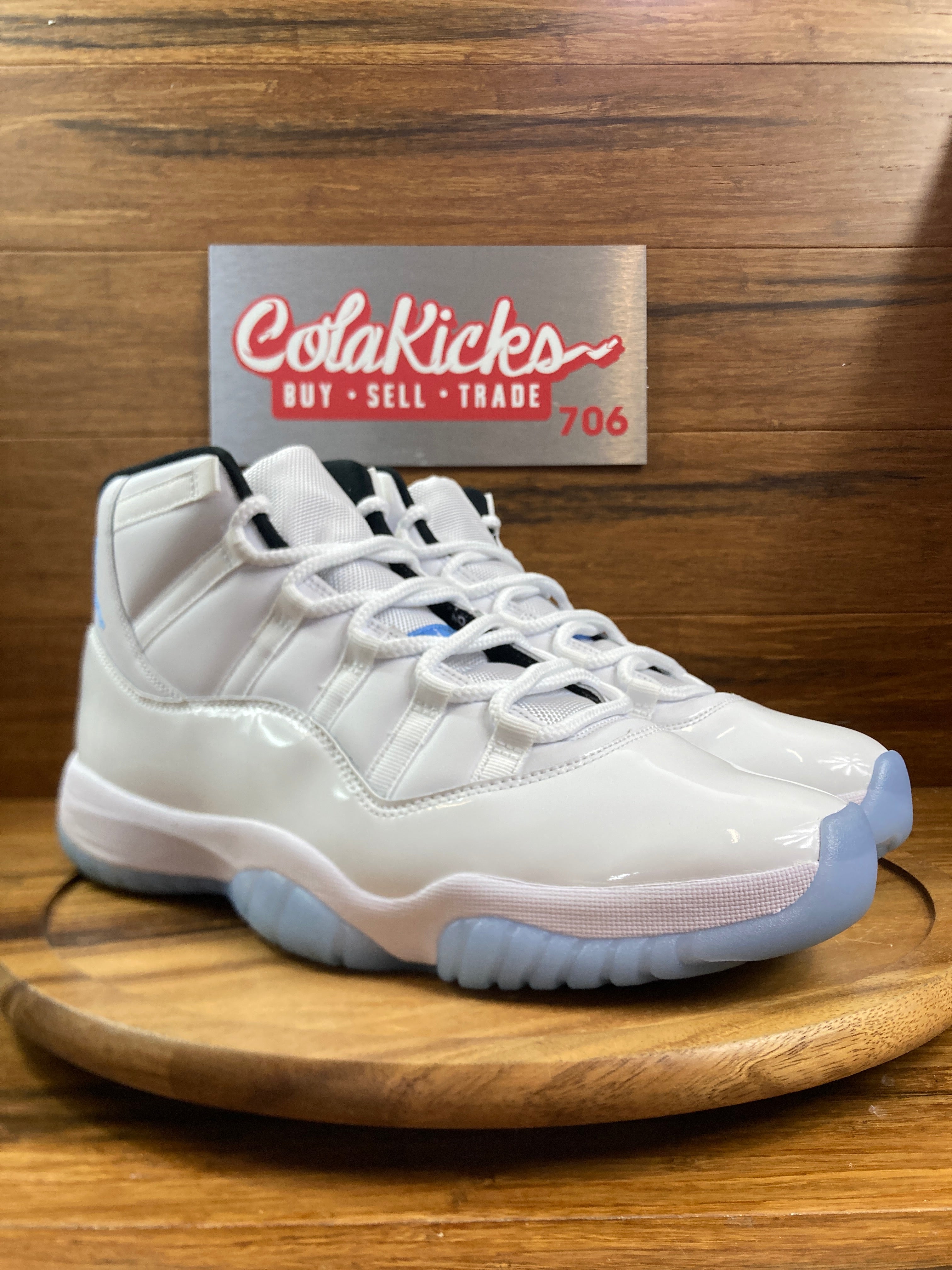 Jordan 11 Retro Legend Blue (2024)