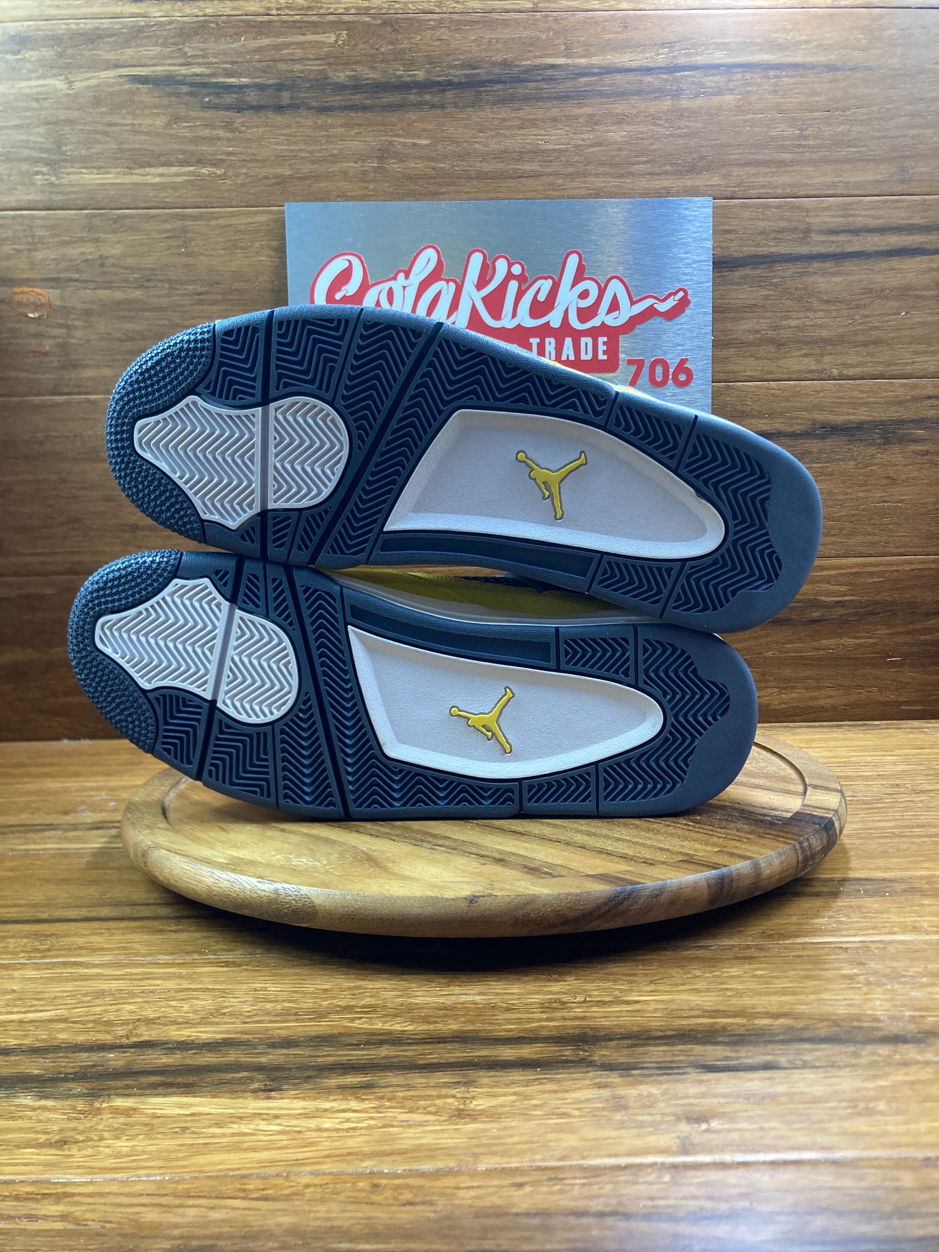 Jordan 4 Retro Lightning (2021)