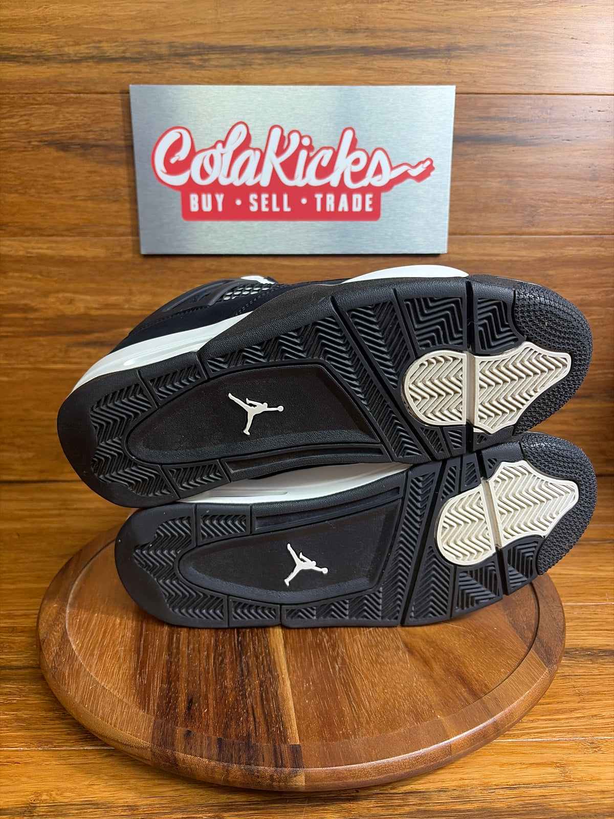 Jordan 4 Retro White Thunder