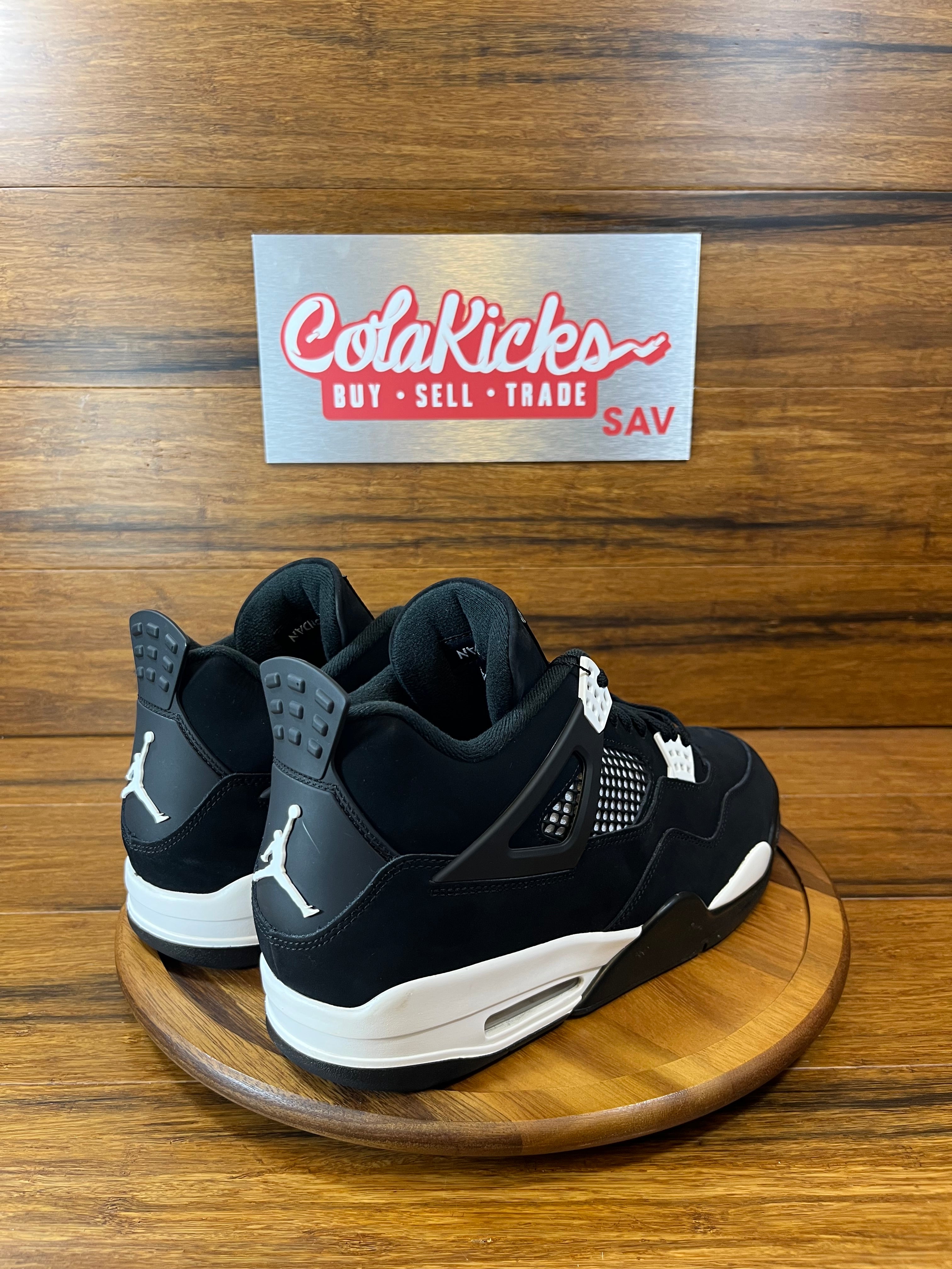 Jordan 4 Retro White Thunder