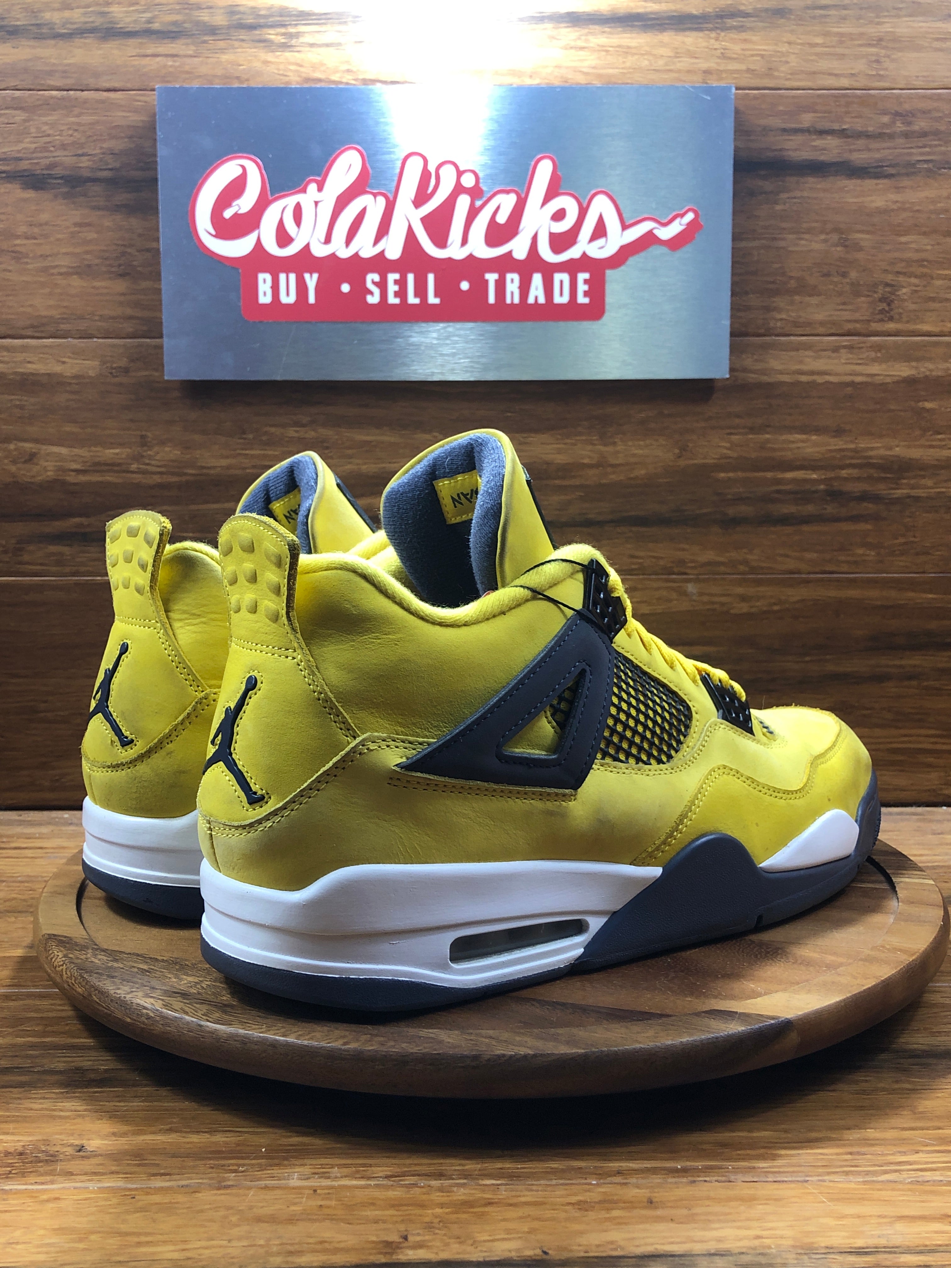 Jordan 4 Retro Lightning (2021)