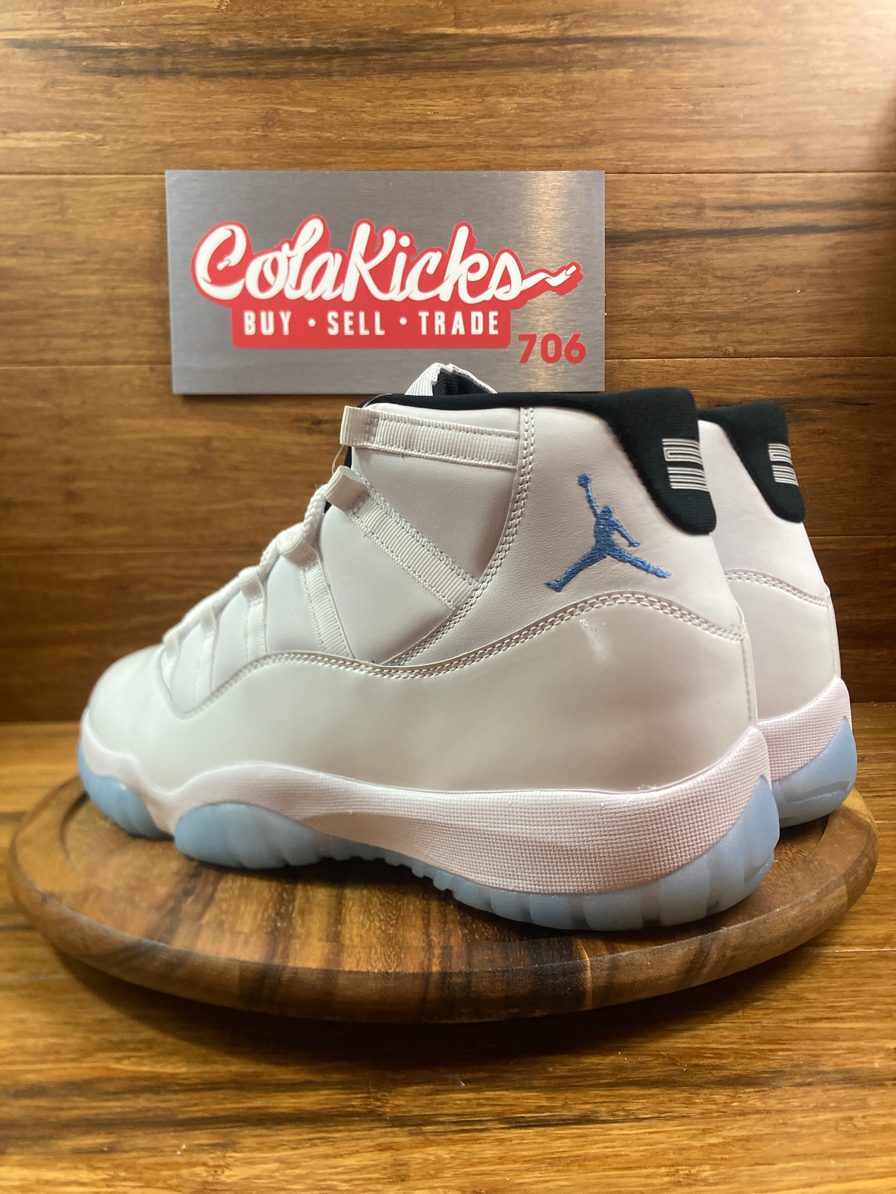Jordan 11 Retro Legend Blue (2024)