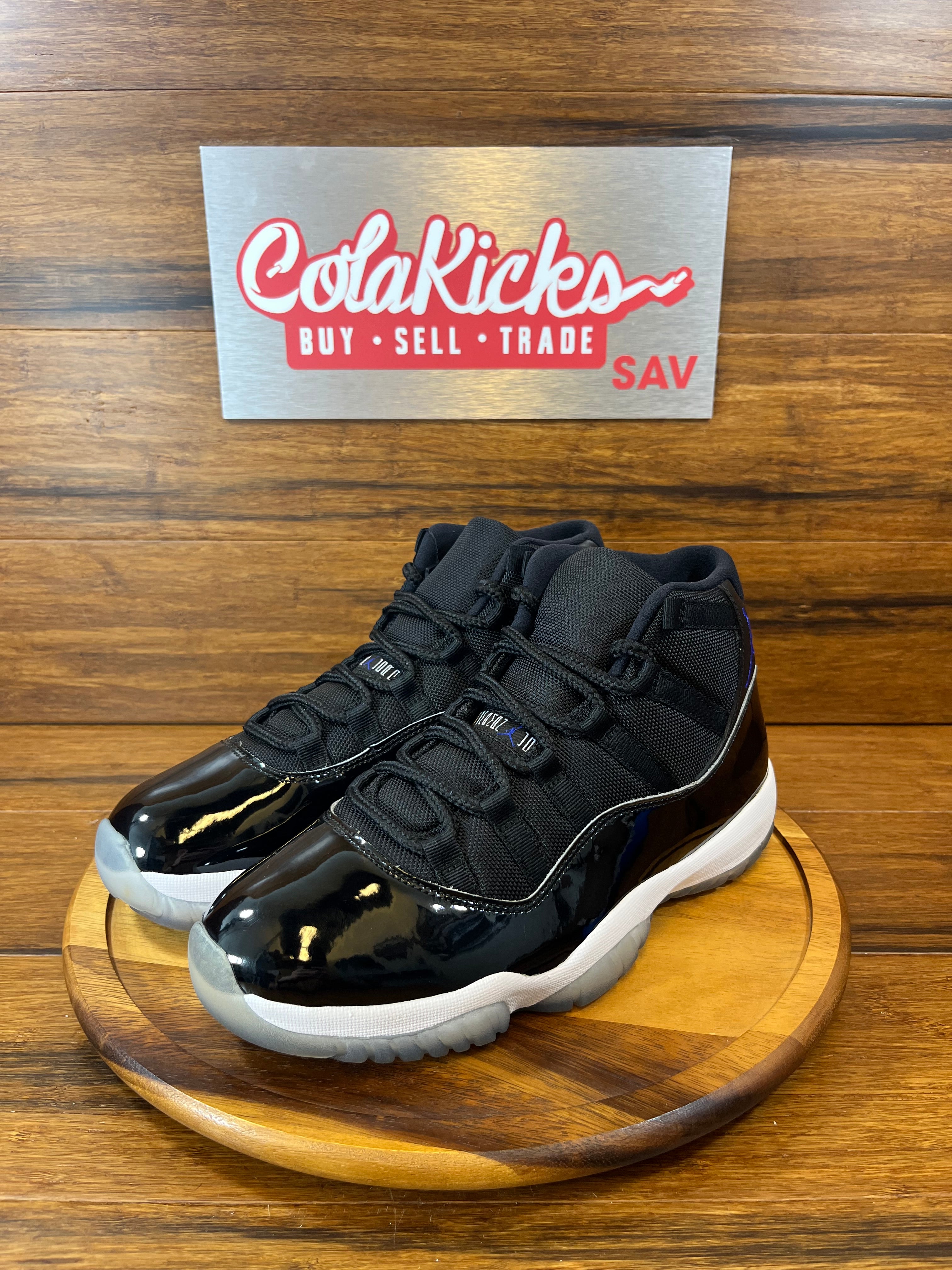 Jordan 11 Retro Space Jam (2016)
