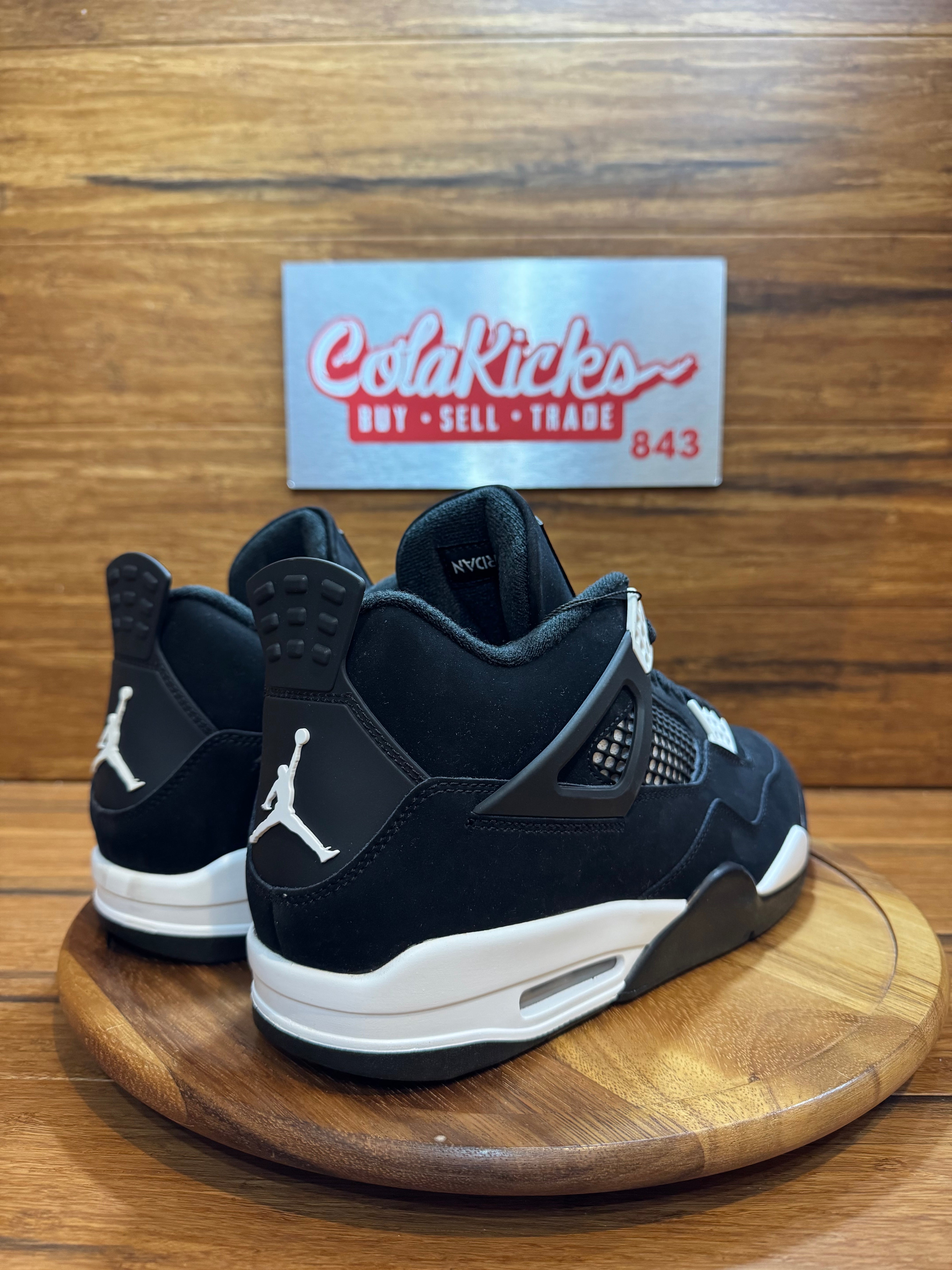 Jordan 4 Retro White Thunder