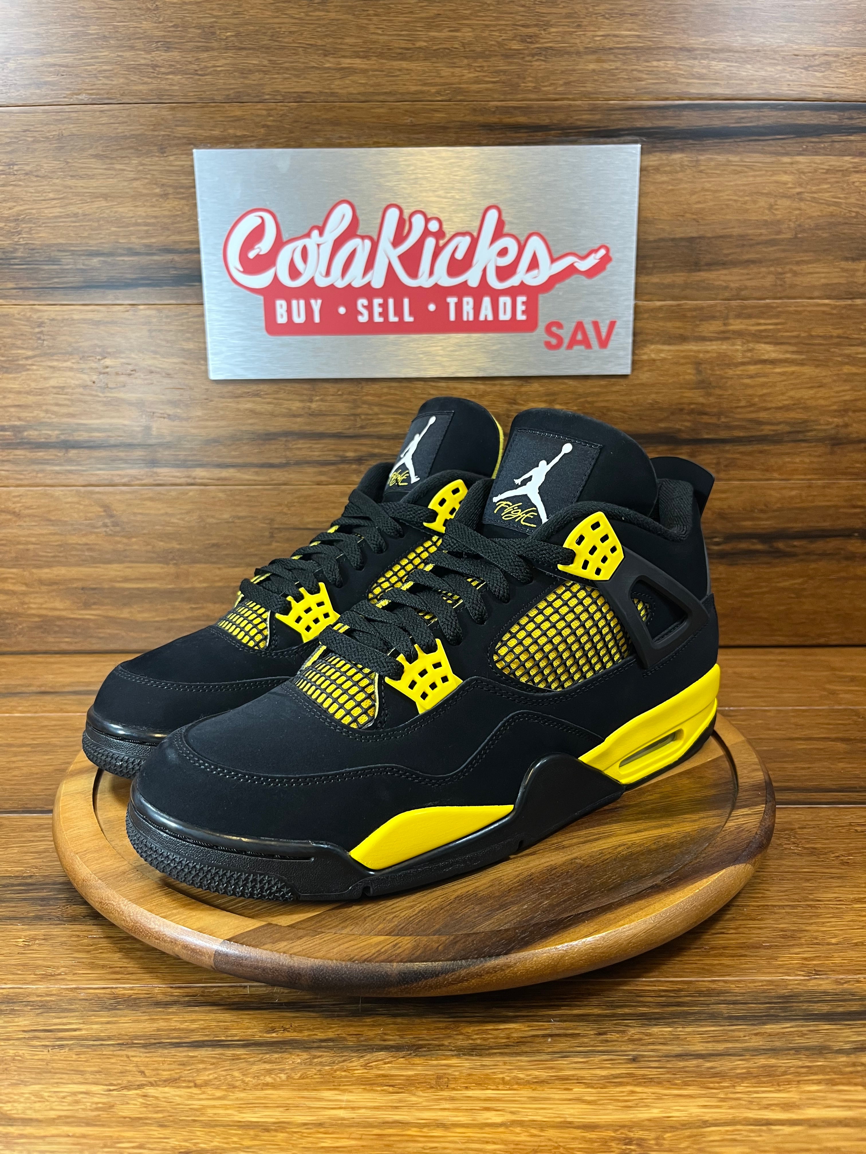 Jordan 4 Retro Thunder (2023)