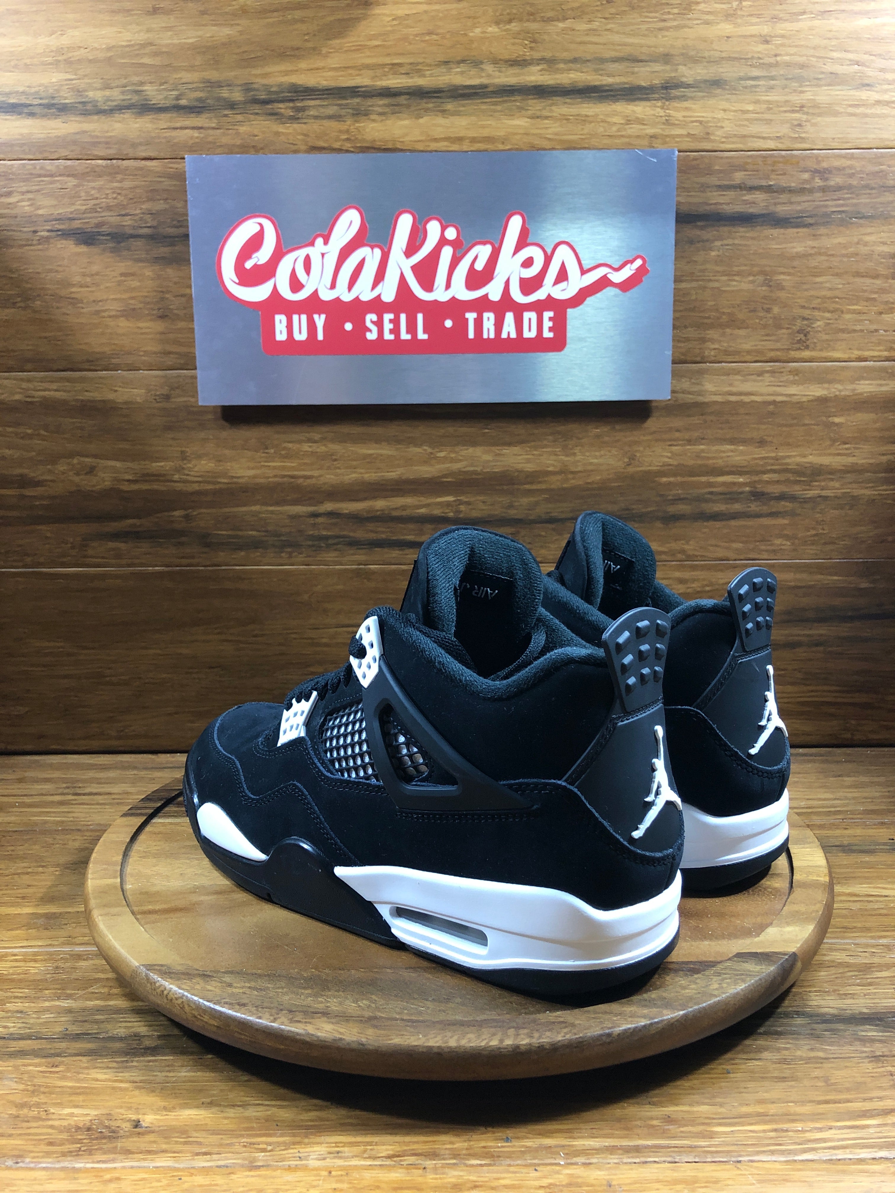 Jordan 4 Retro White Thunder