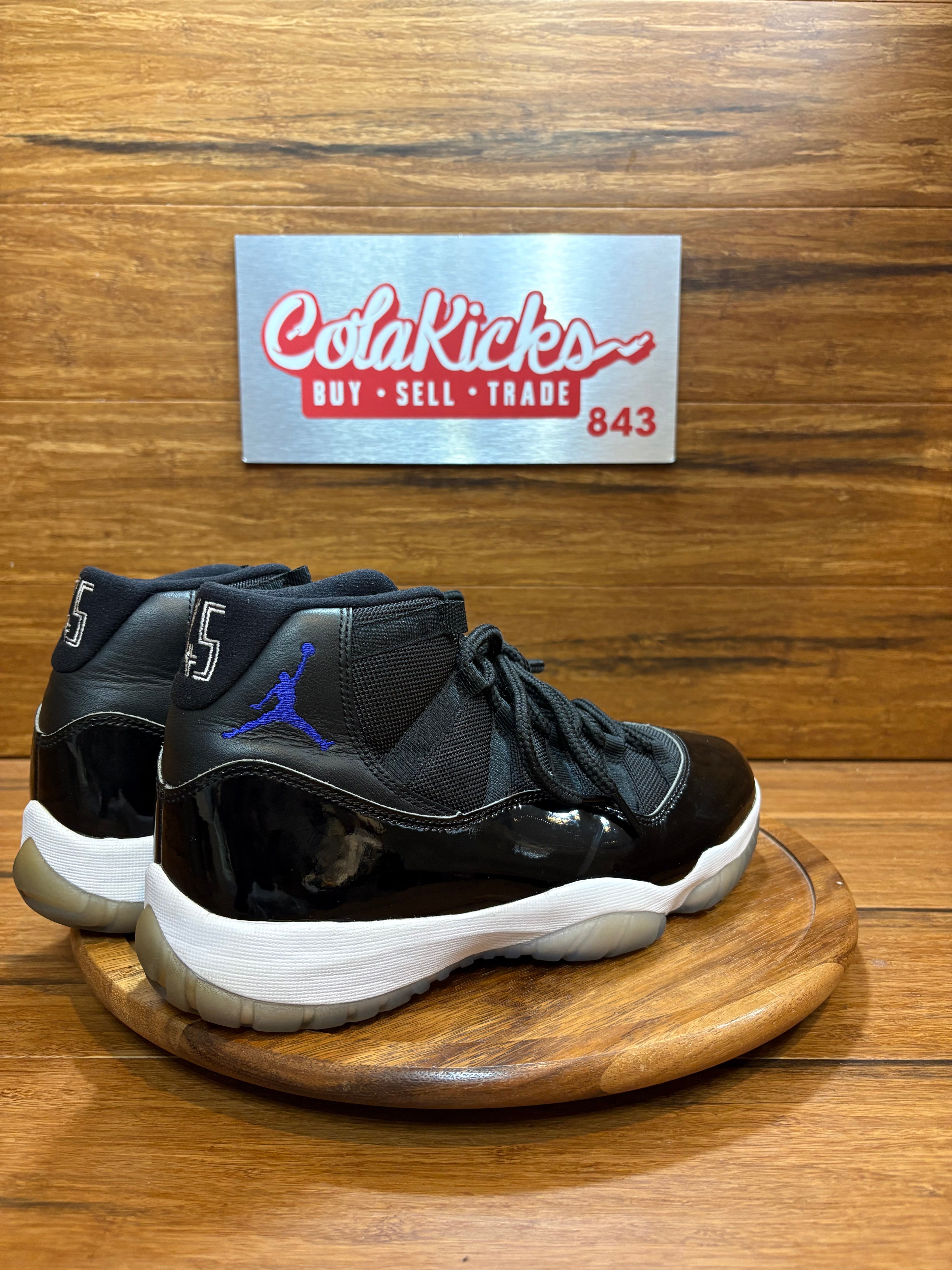 Jordan 11 Retro Space Jam (2016)