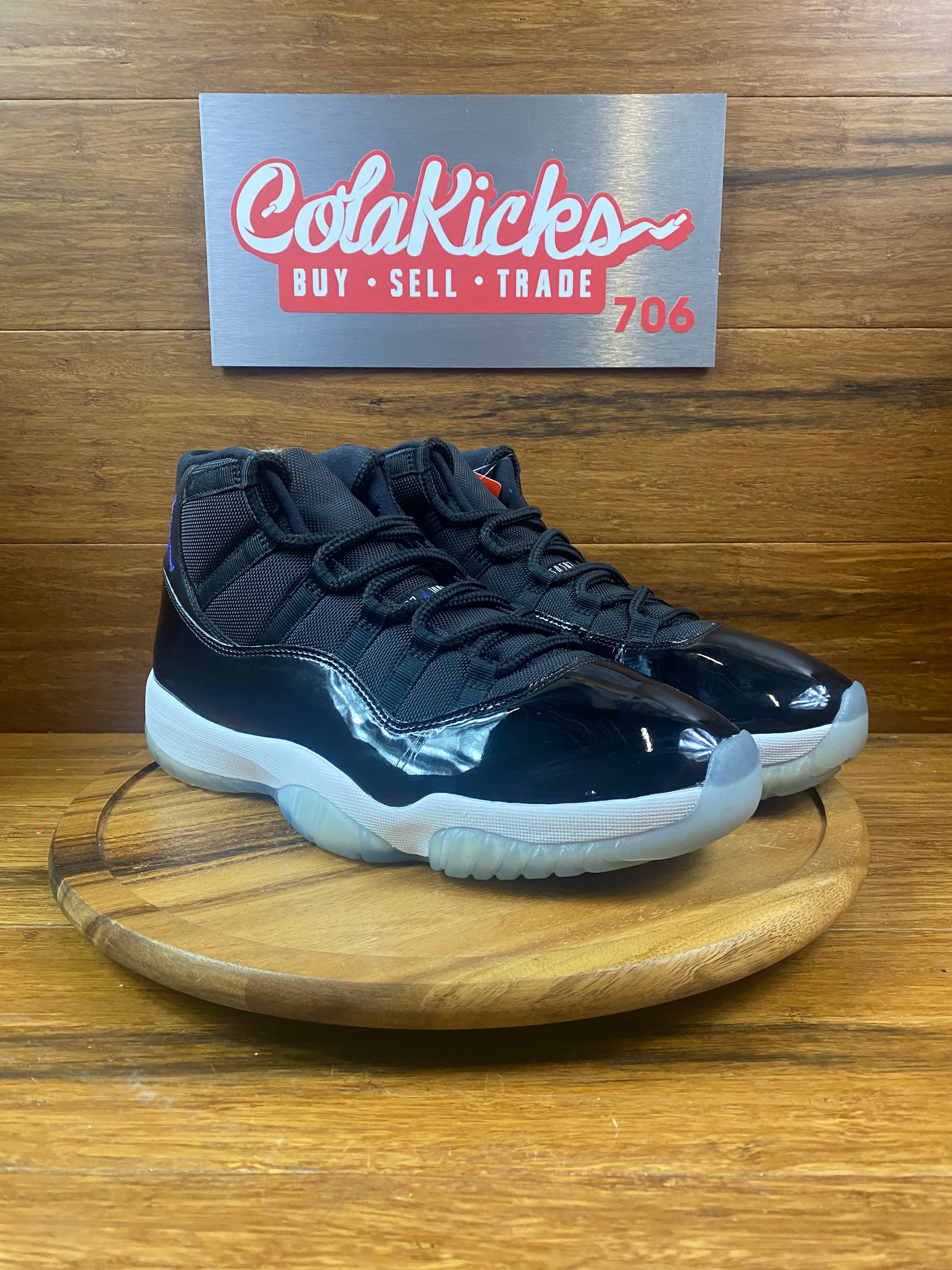 Jordan 11 Retro Space Jam (2016)