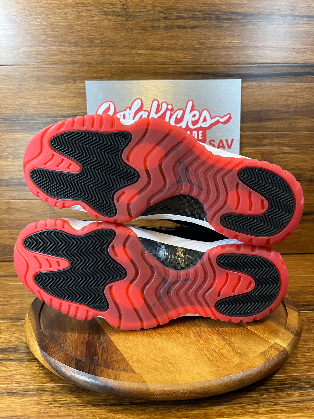 Jordan 11 Retro Low Bred (2025)