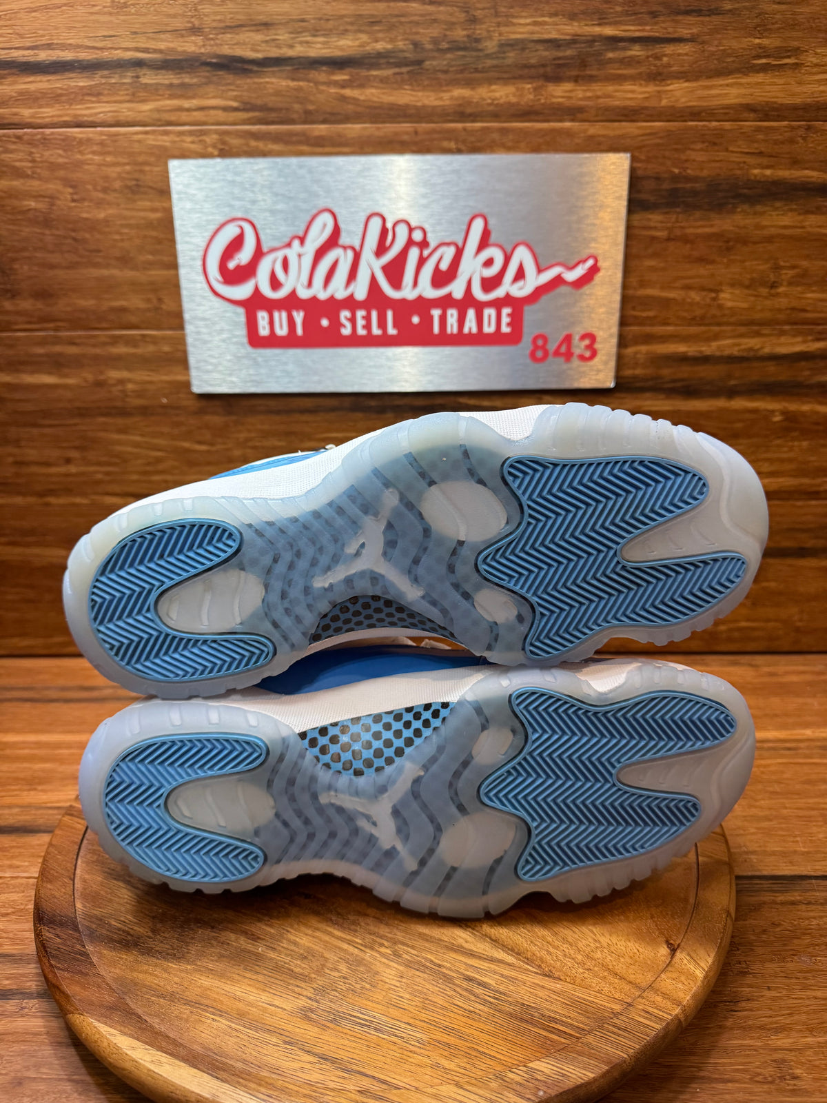 Jordan 11 Retro Low University Blue (2026)