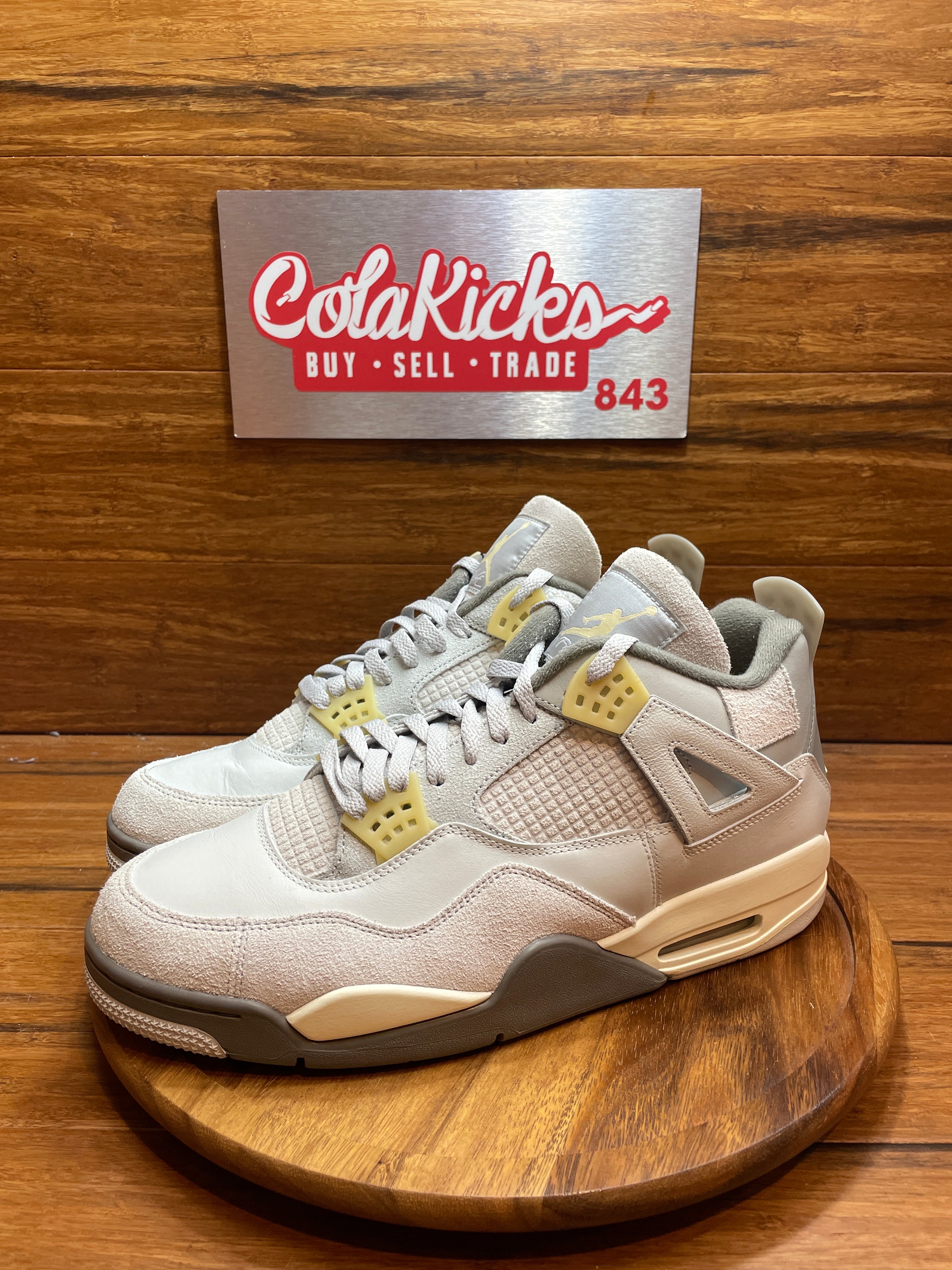 Jordan 4 Retro SE Craft Photon Dust