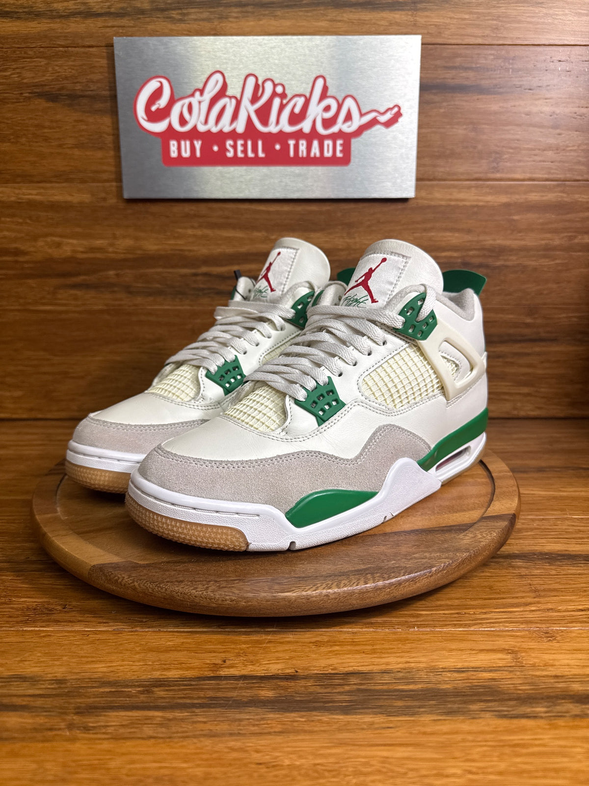 Jordan 4 Retro SB Pine Green
