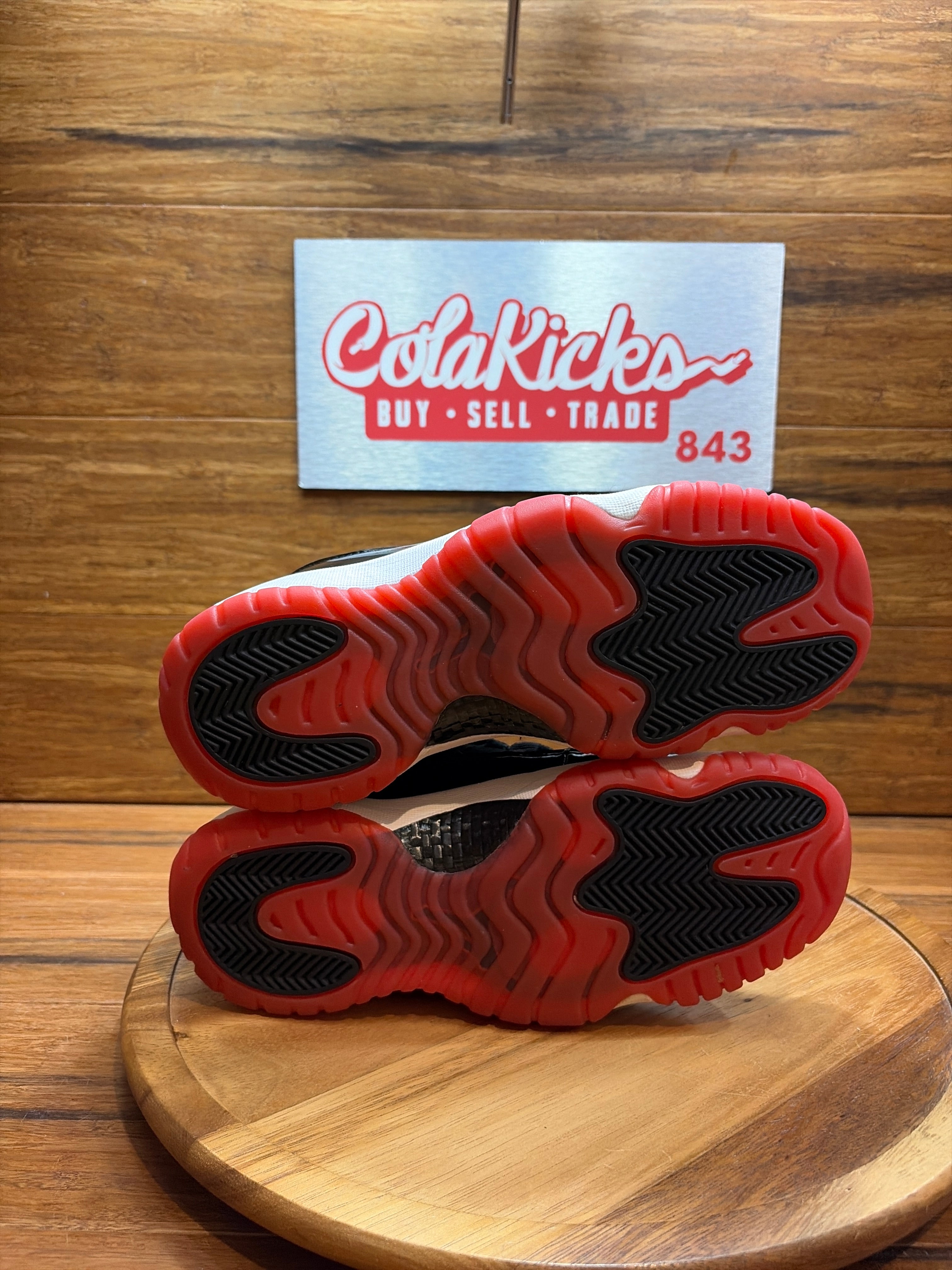 Jordan 11 Retro Low Bred (GS) (2025)