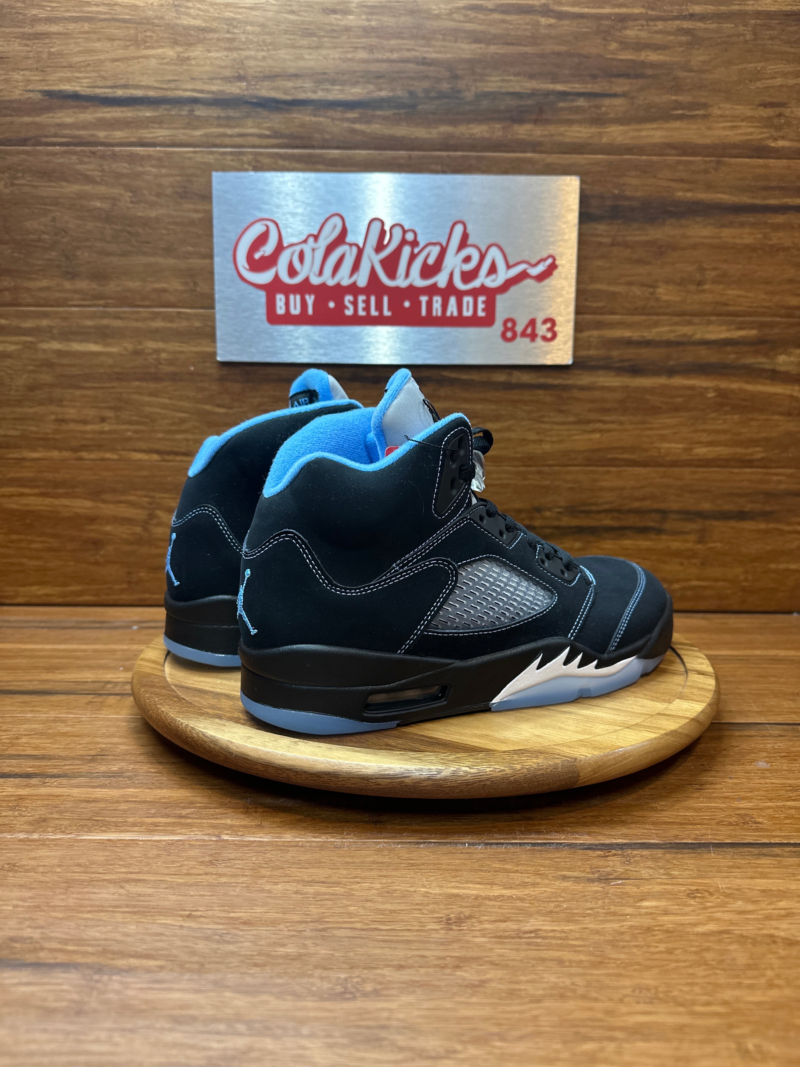 Jordan 5 Retro Black University Blue (2026)