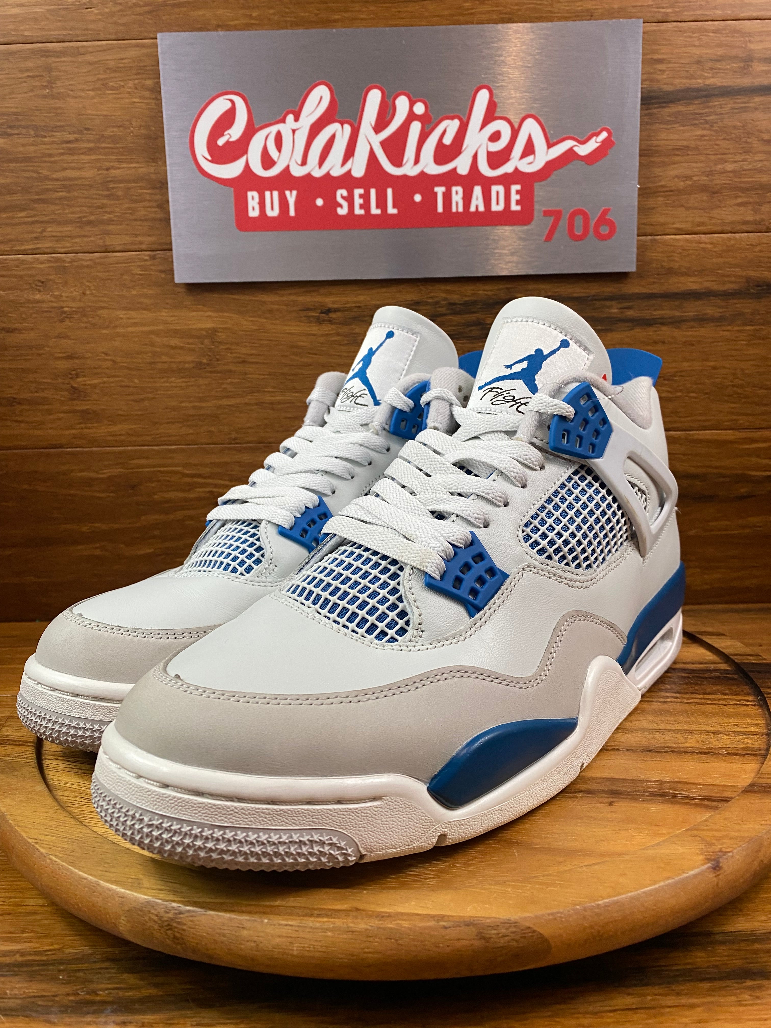 Jordan 4 Retro Military Blue (2024)