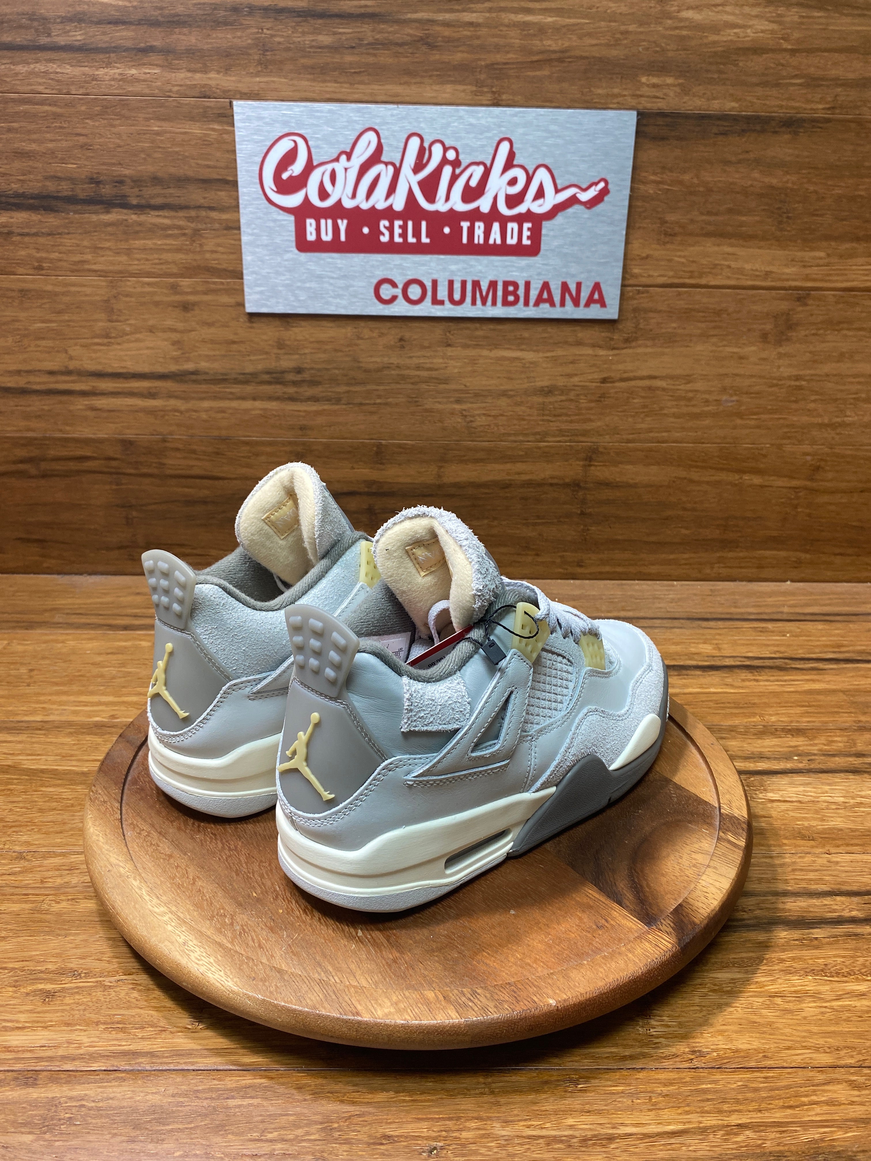 Jordan 4 Retro SE Craft Photon Dust