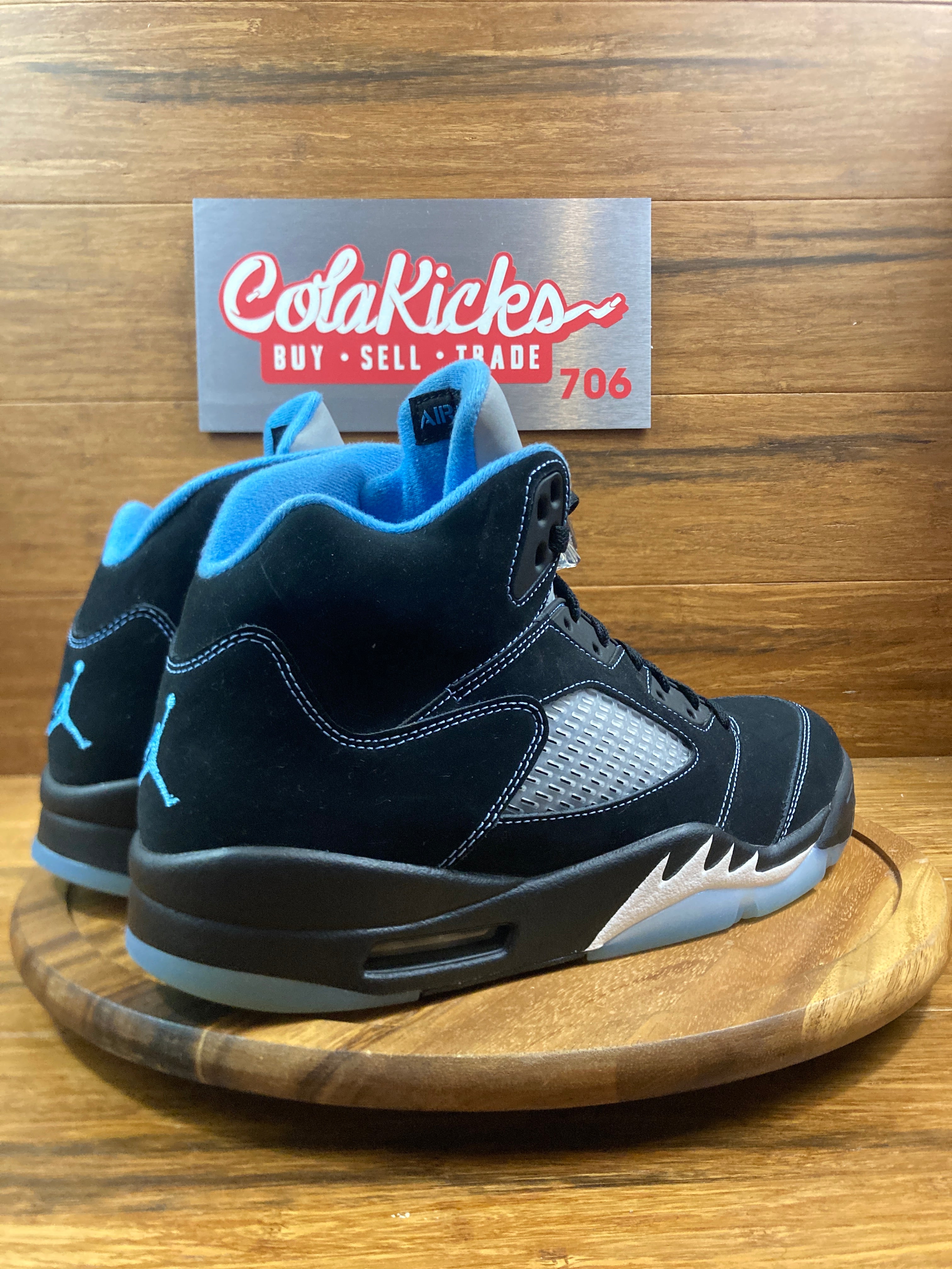 Jordan 5 Retro Black University Blue (2026)