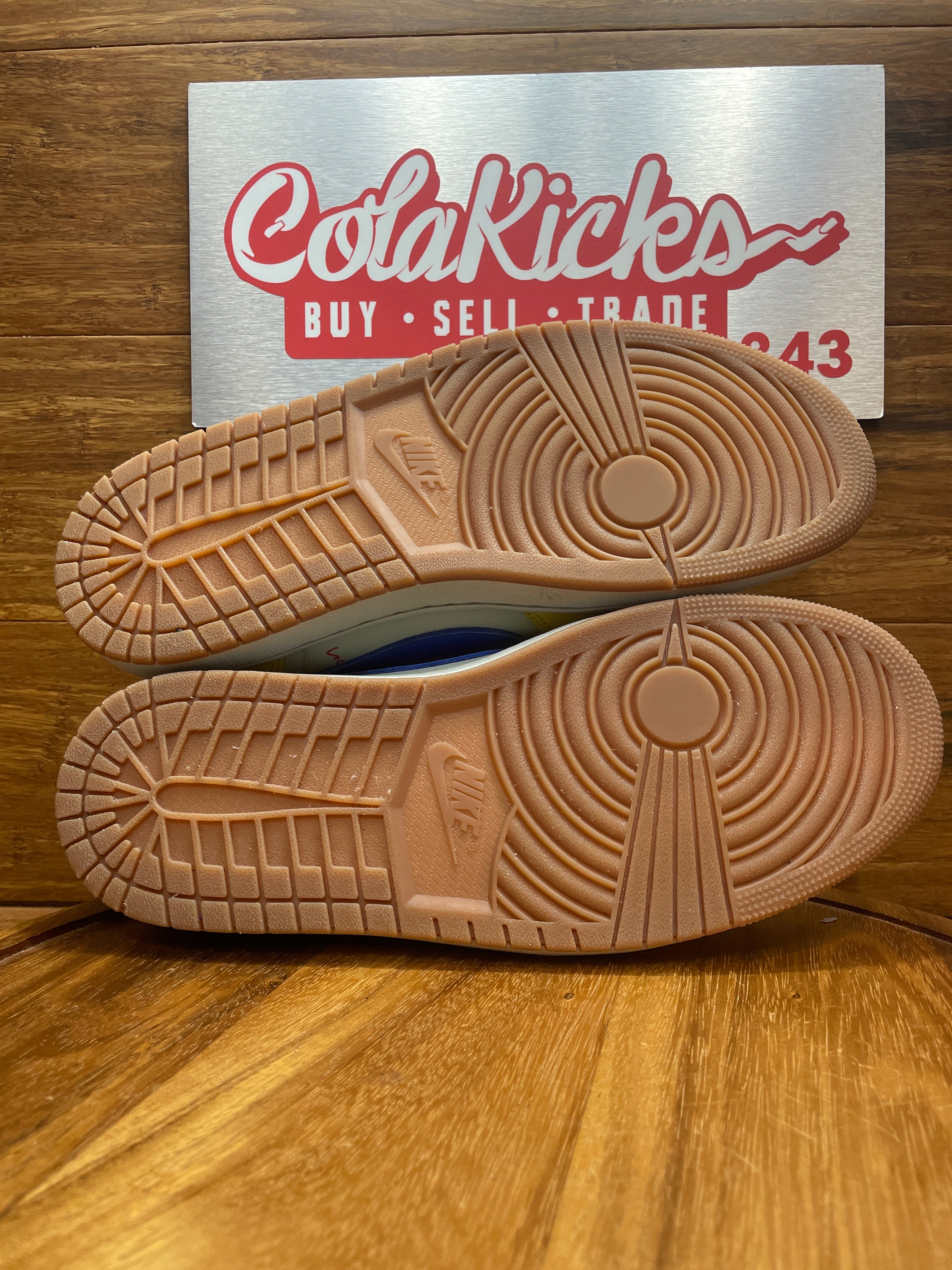Jordan 1 Retro Low OG SP Travis Scott Canary (Women's)