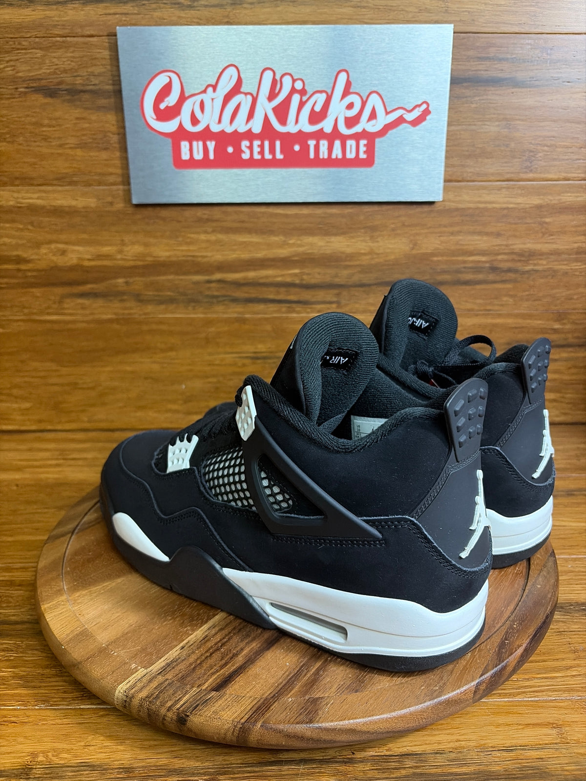 Jordan 4 Retro White Thunder