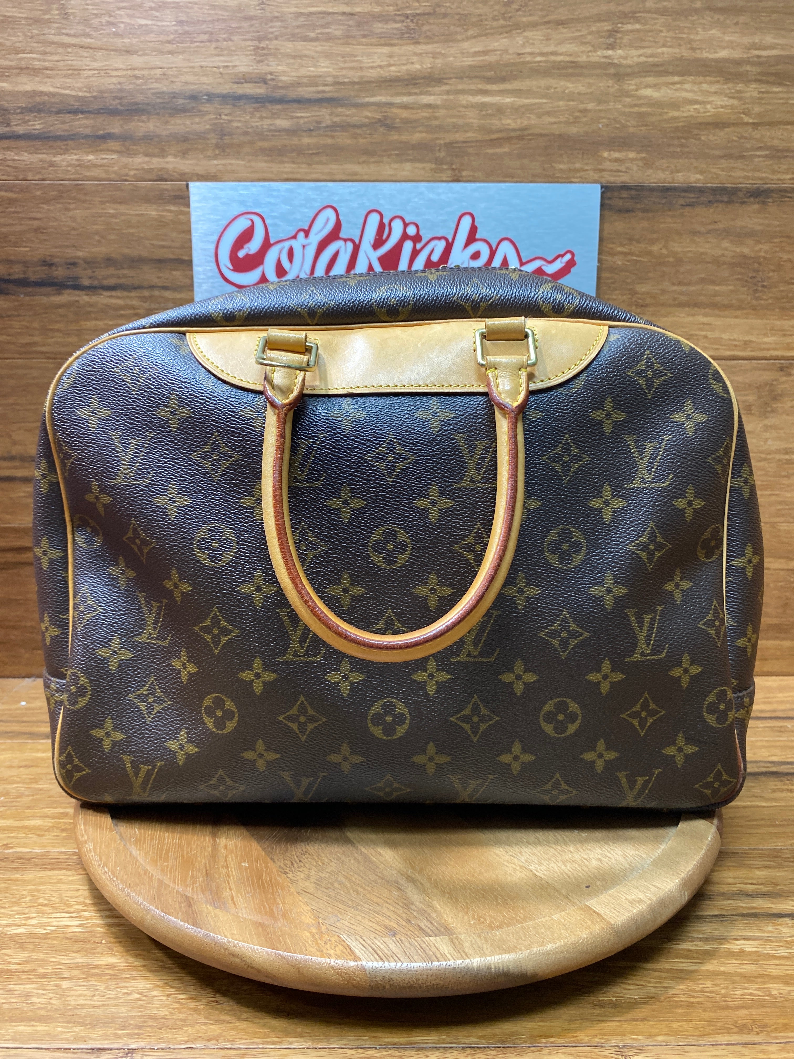 Louis Vuitton Monogram Dueville