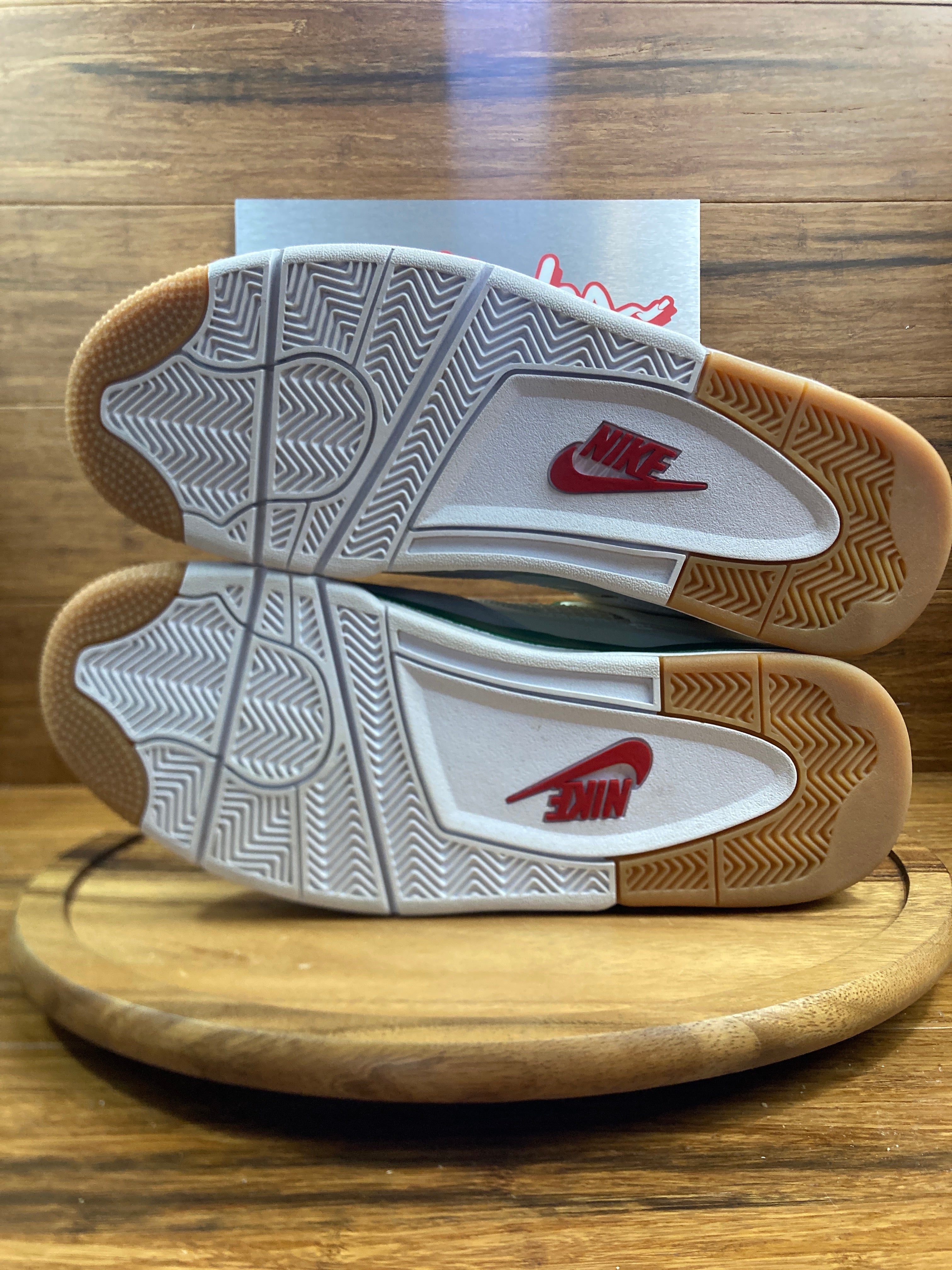 Jordan 4 Retro SB Pine Green