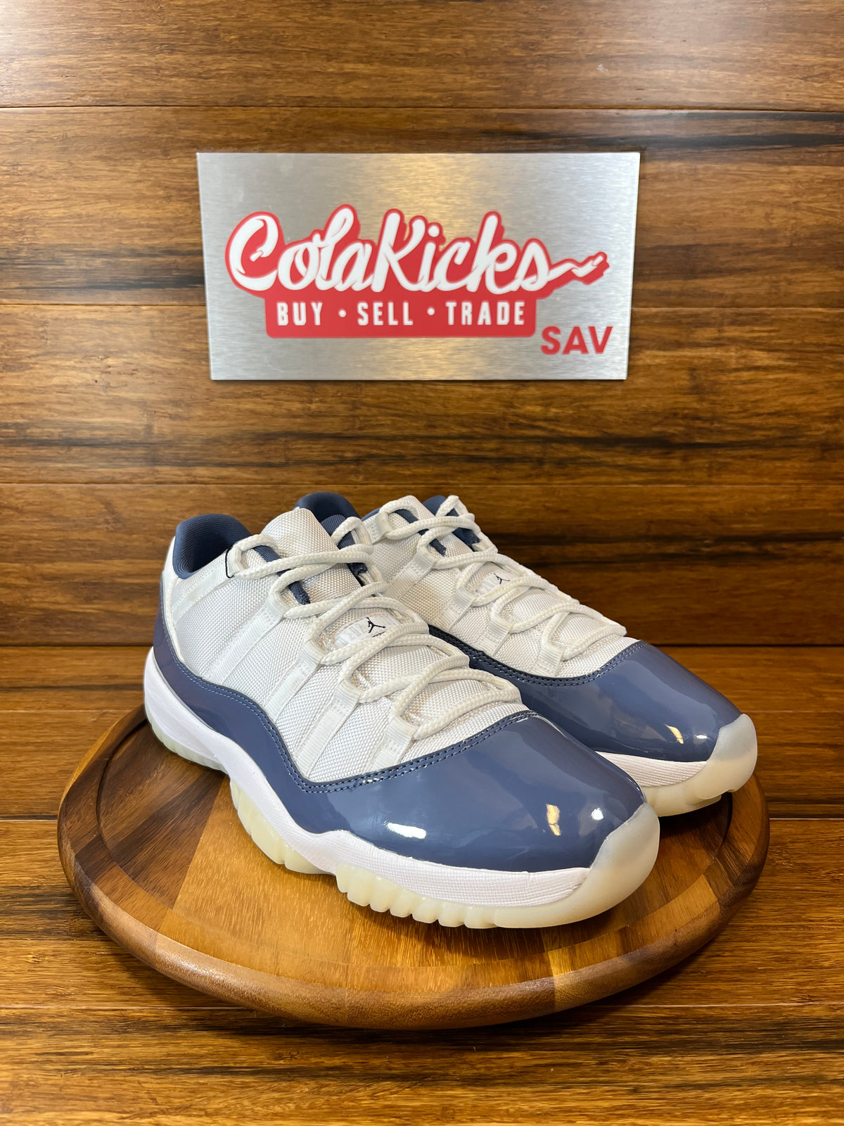 Jordan 11 Retro Low Diffused Blue