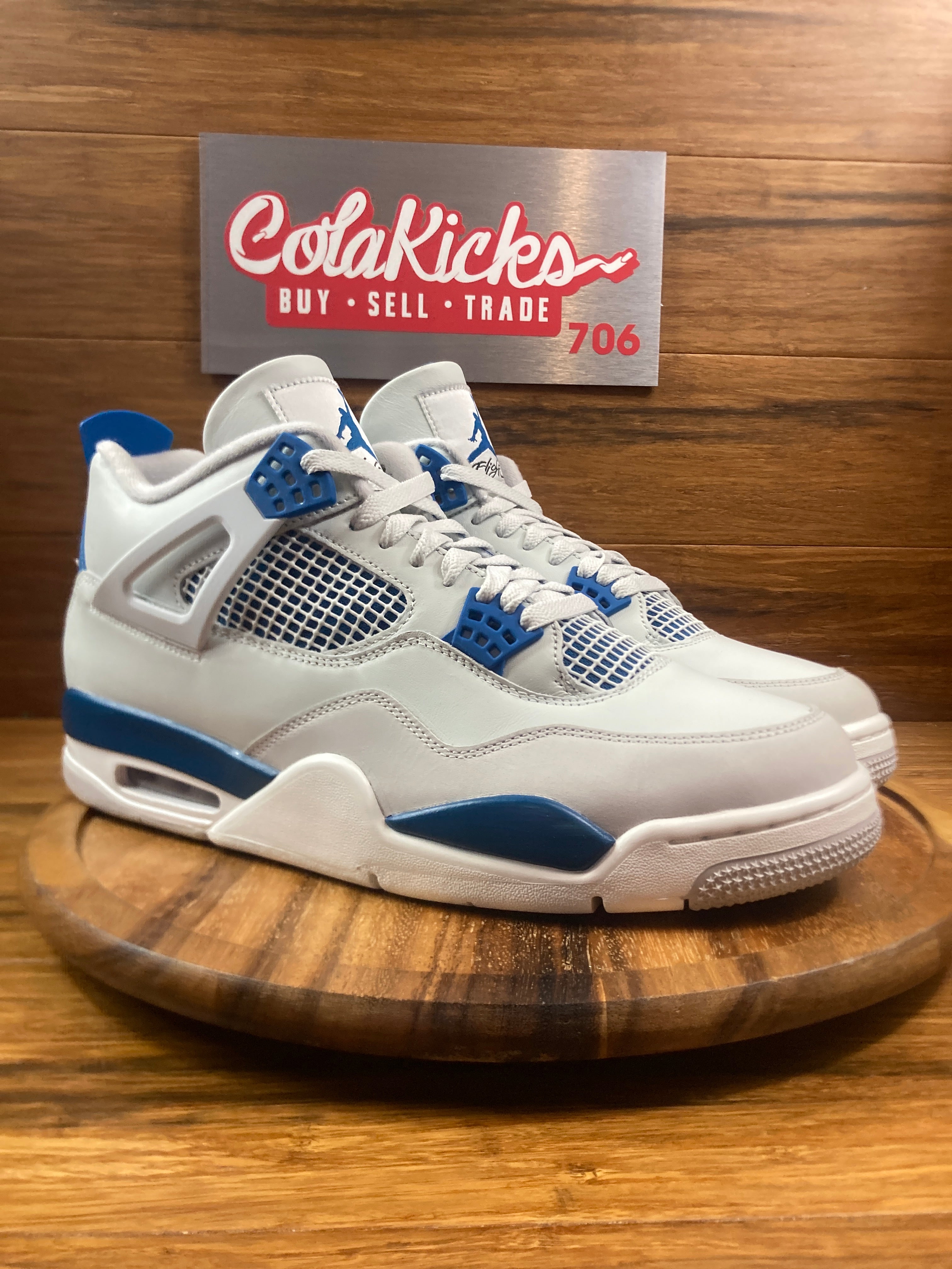 Jordan 4 Retro Military Blue (2024)