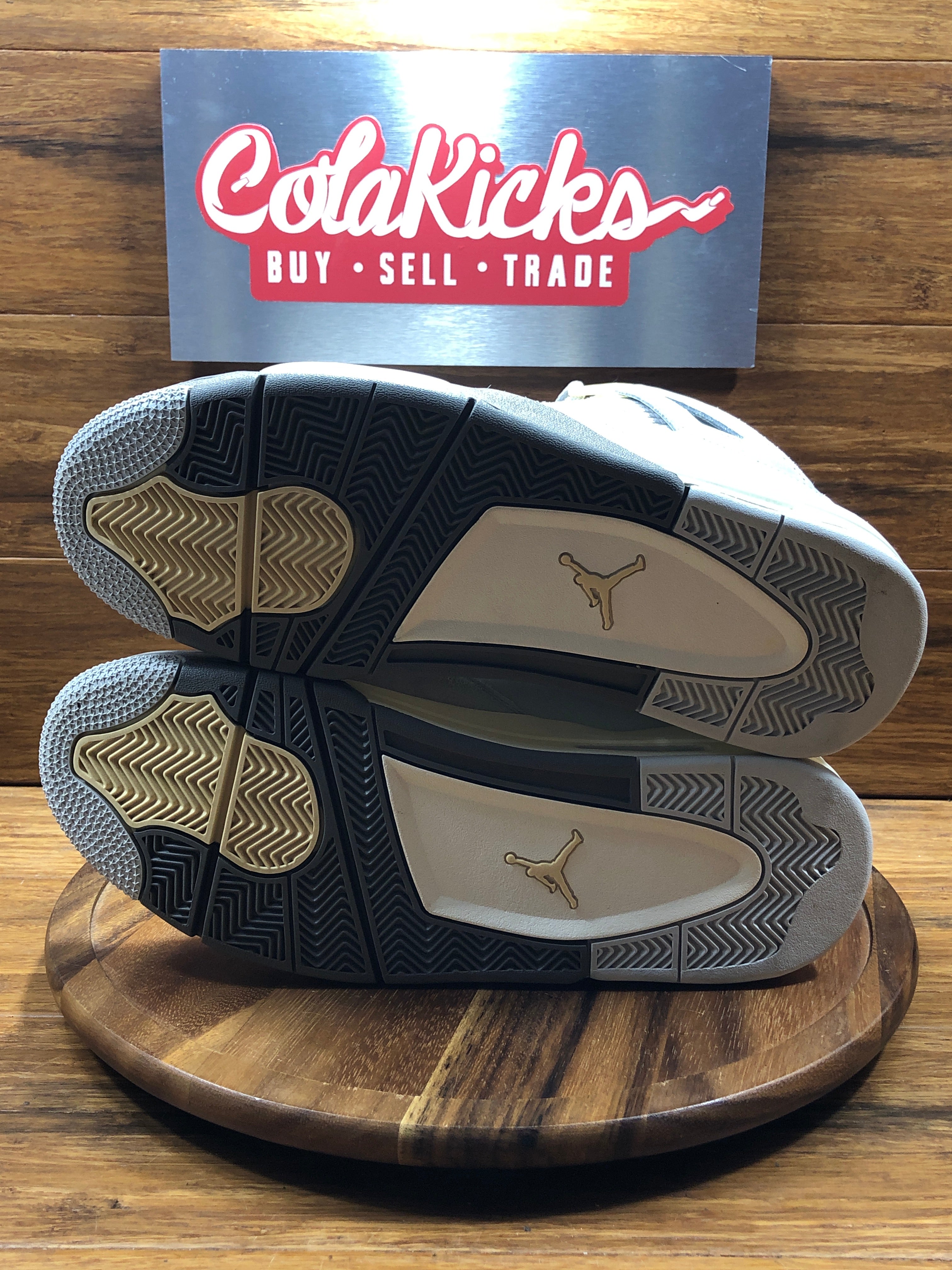 Jordan 4 Retro SE Craft Photon Dust