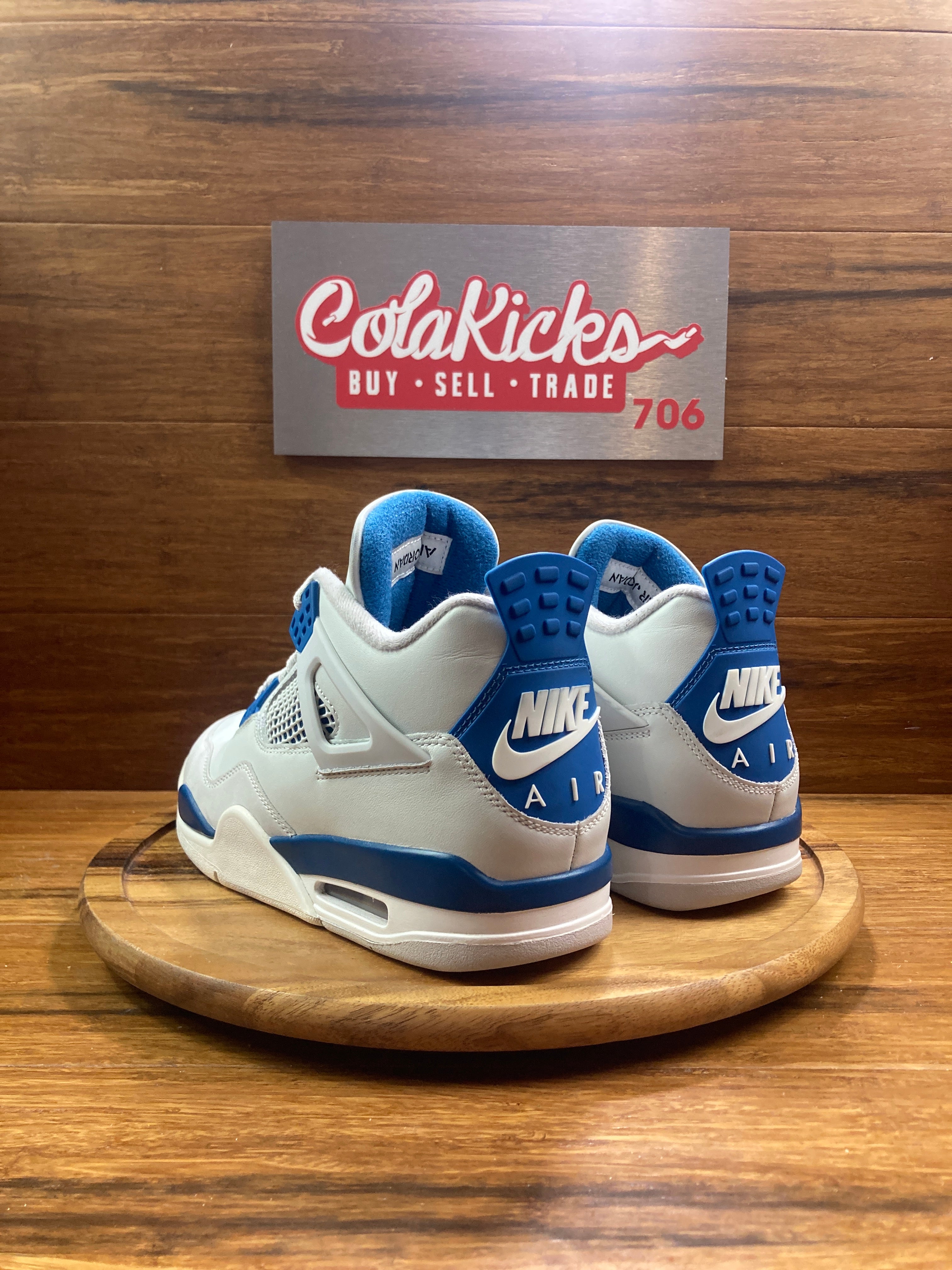 Jordan 4 Retro Military Blue (2024)
