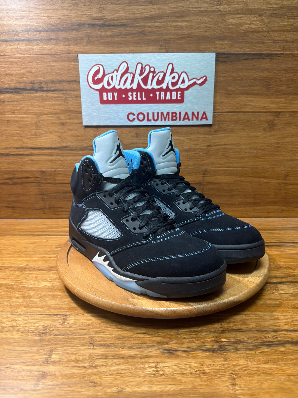 Jordan 5 Retro Black University Blue (2026)