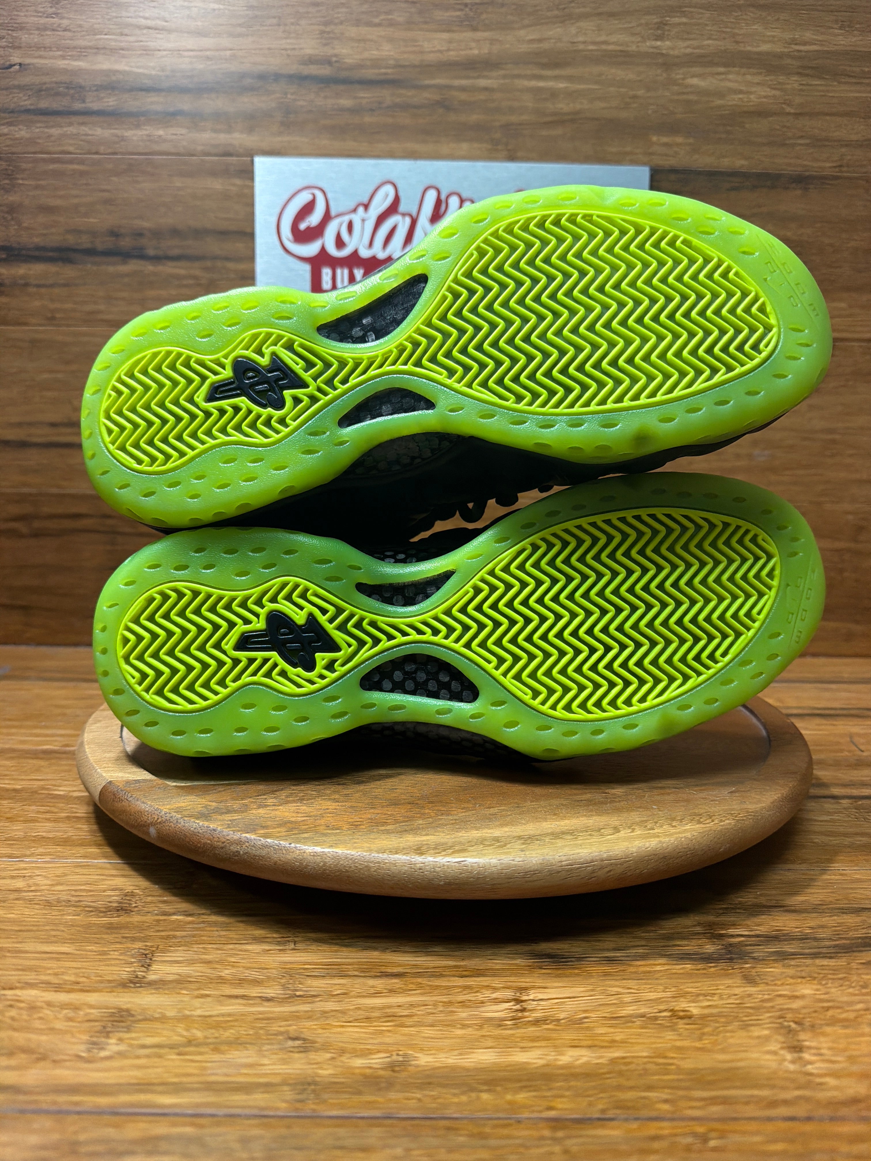 Nike Air Foamposite One Black Volt