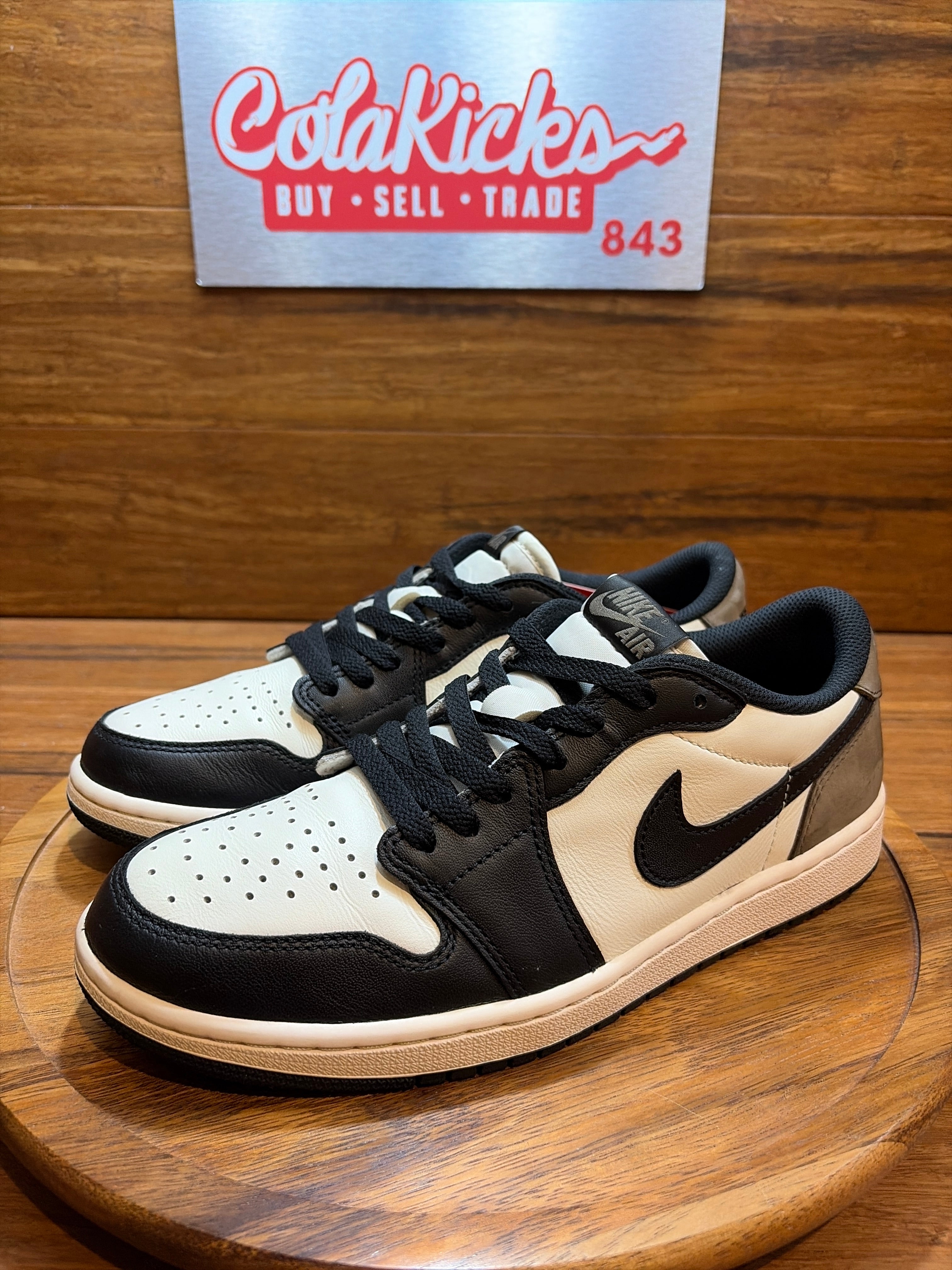 Jordan 1 Retro Low OG Mocha