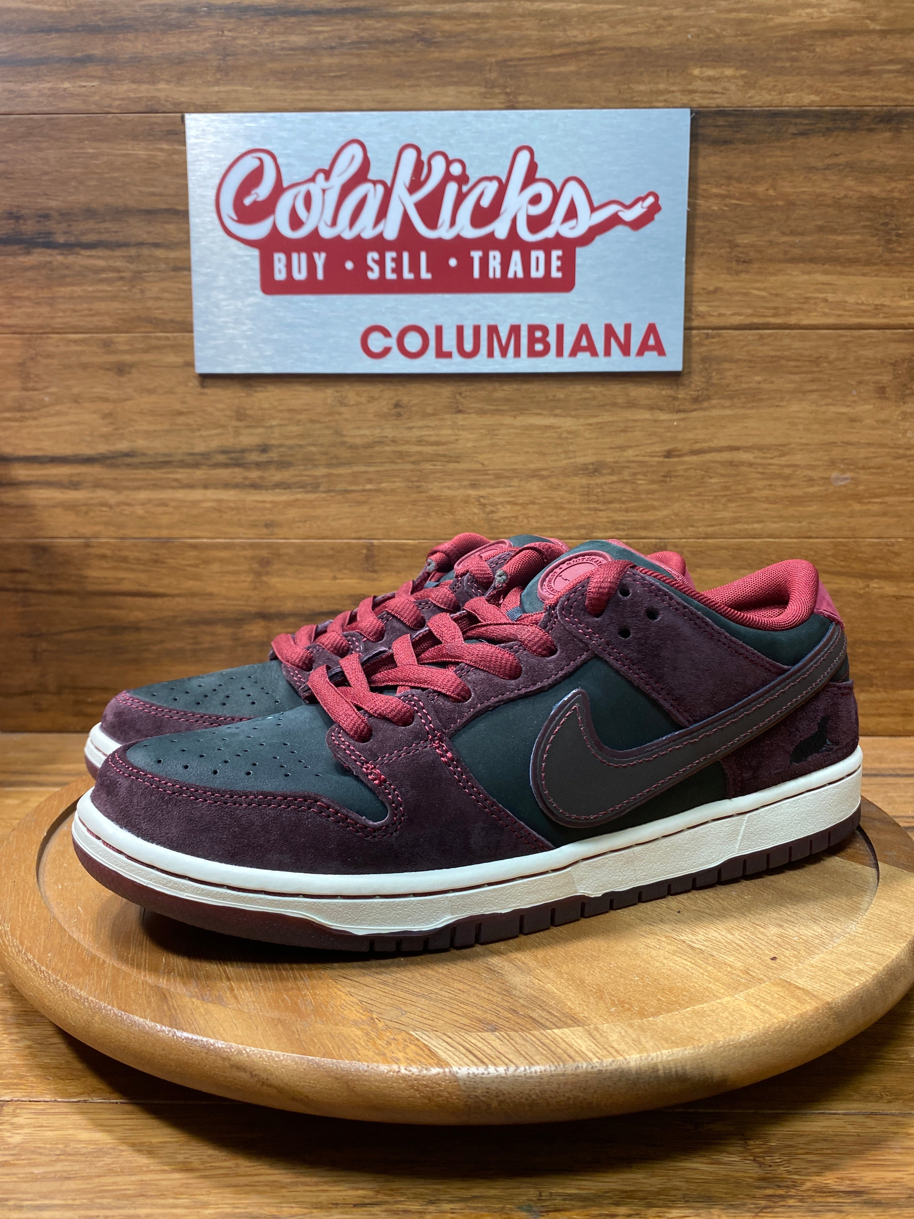 Nike SB Dunk Low Riot Skateshop