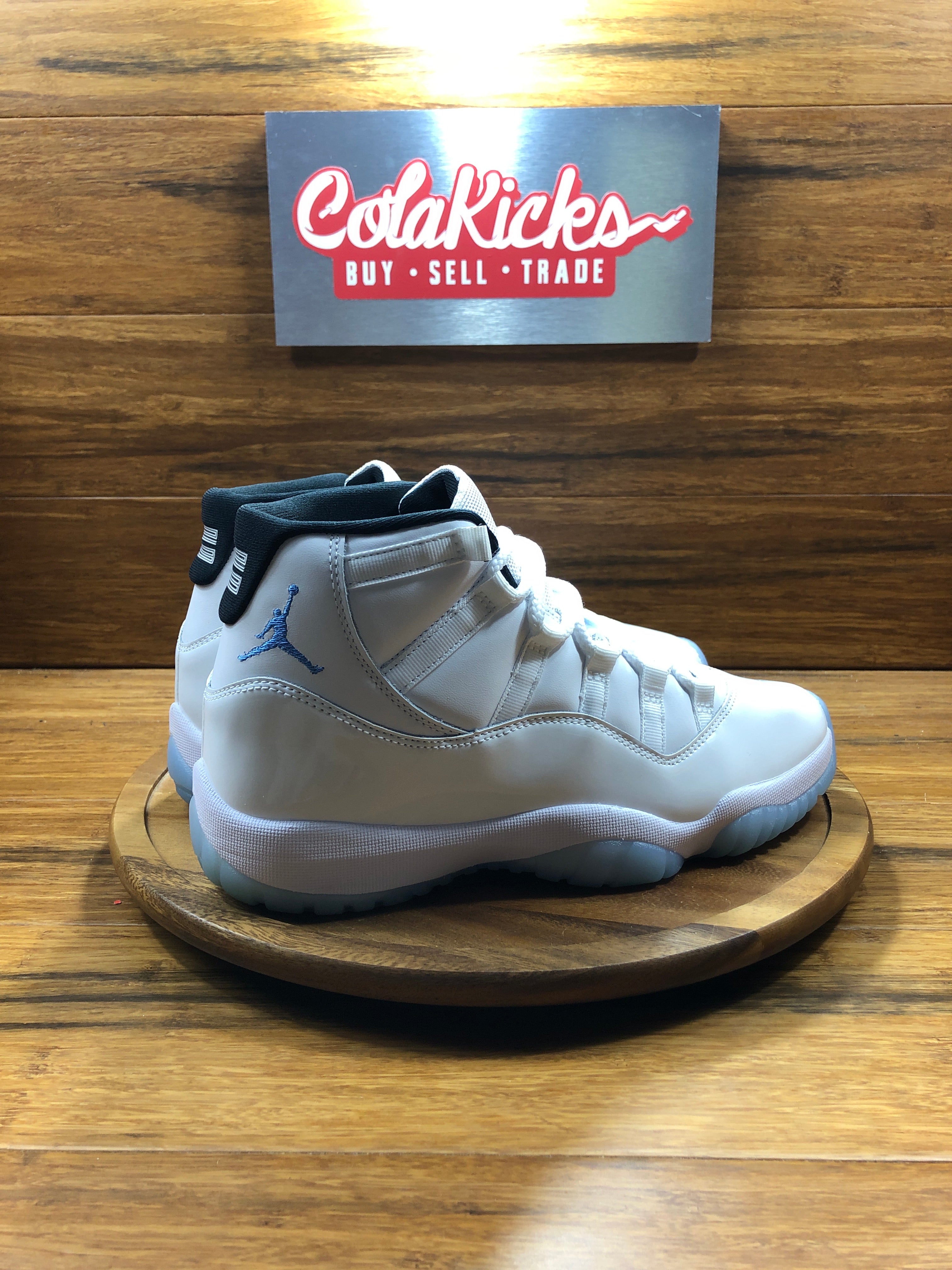 Jordan 11 Retro Legend Blue (2024)