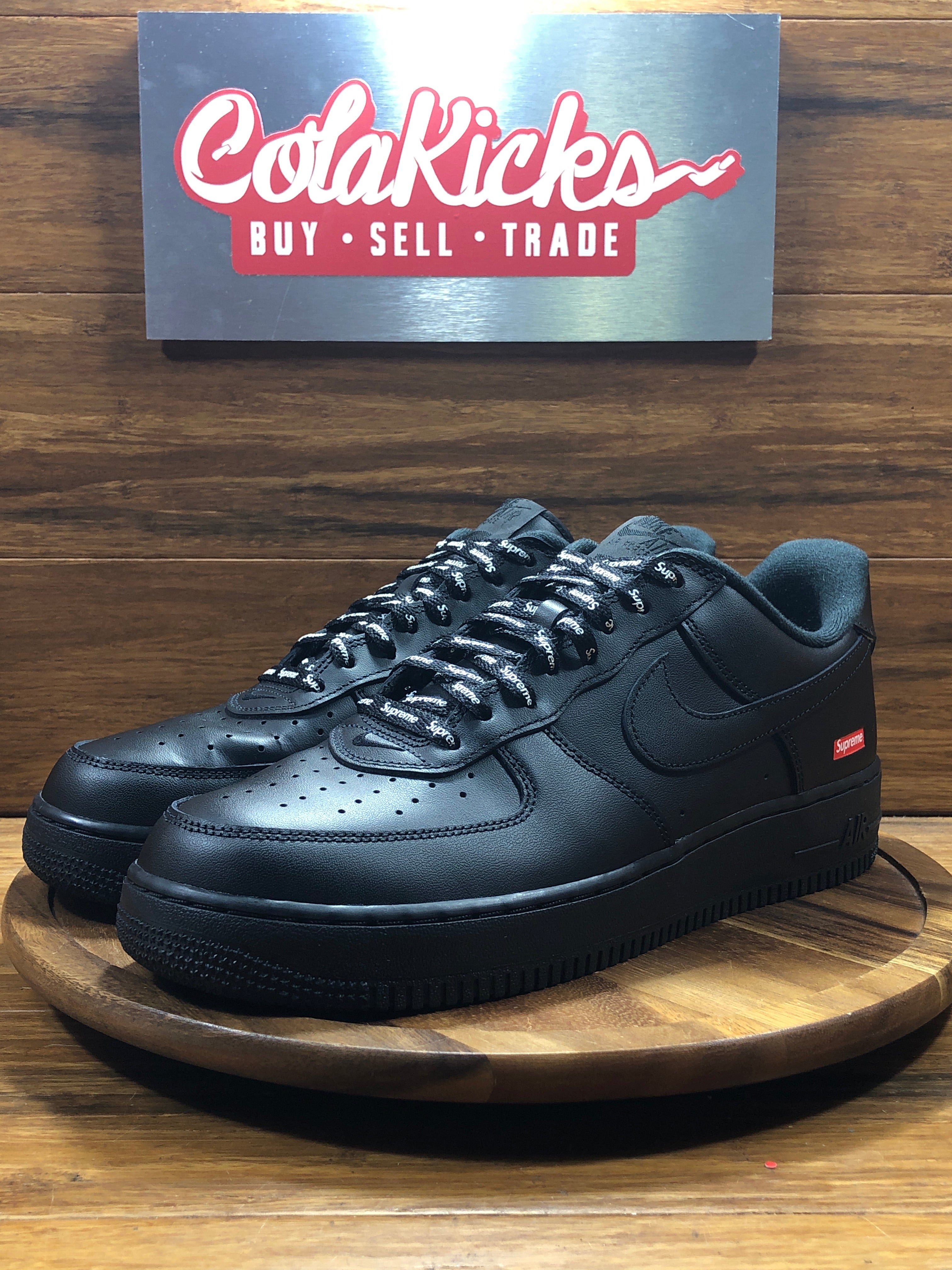 Nike Air Force 1 Low Supreme Black