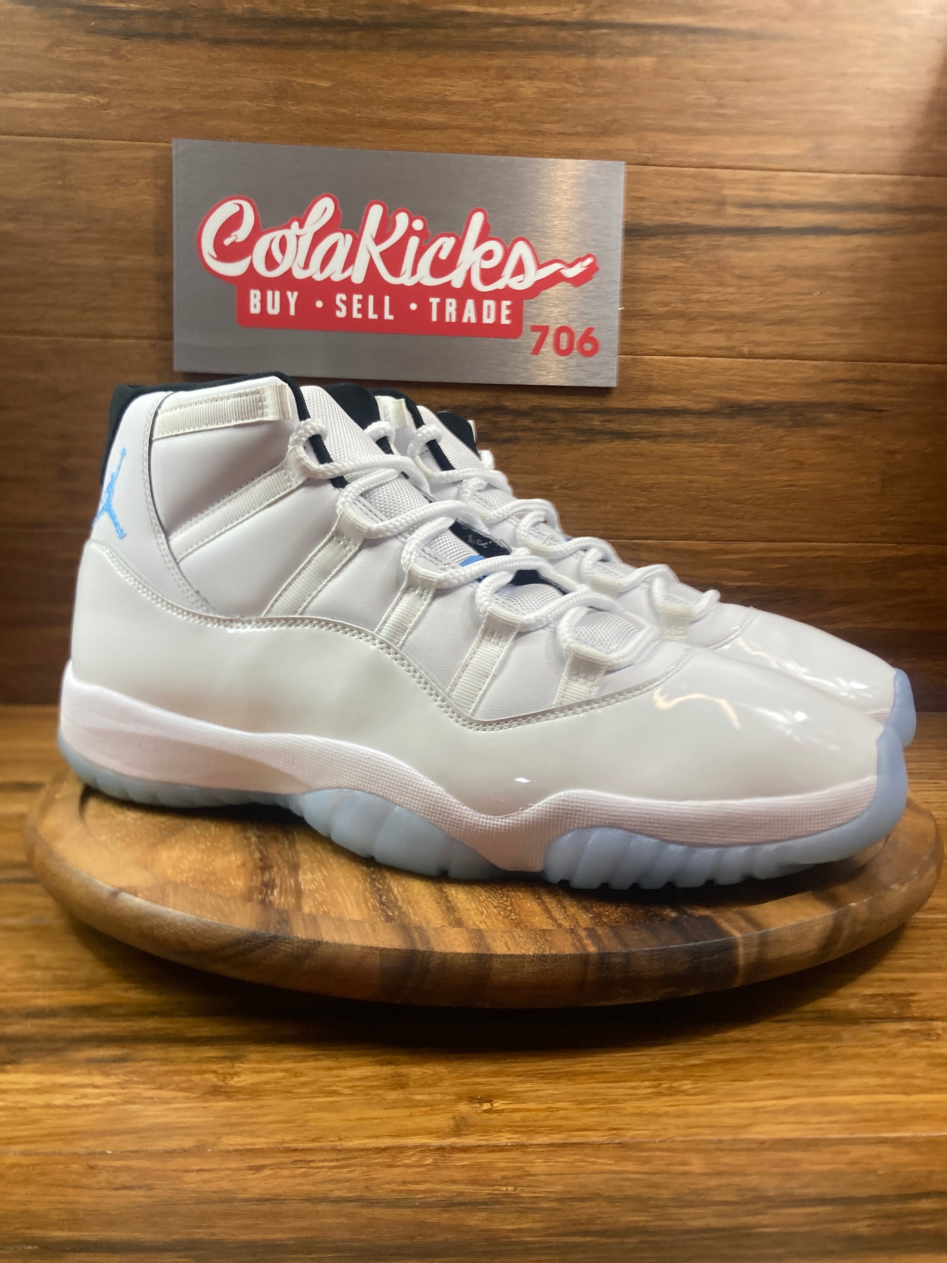 Jordan 11 Retro Legend Blue (2024)
