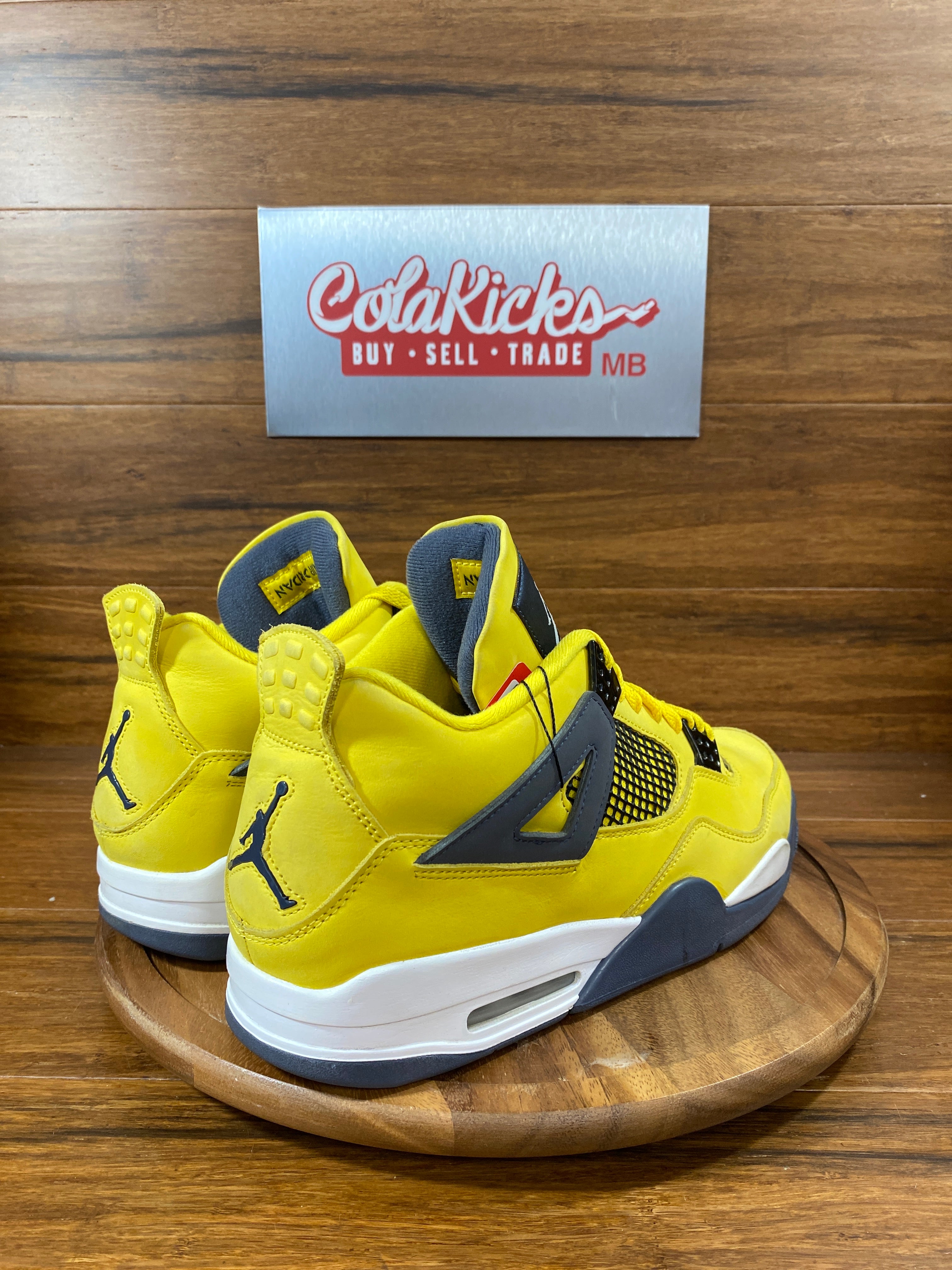 Jordan 4 Retro Lightning (2021)
