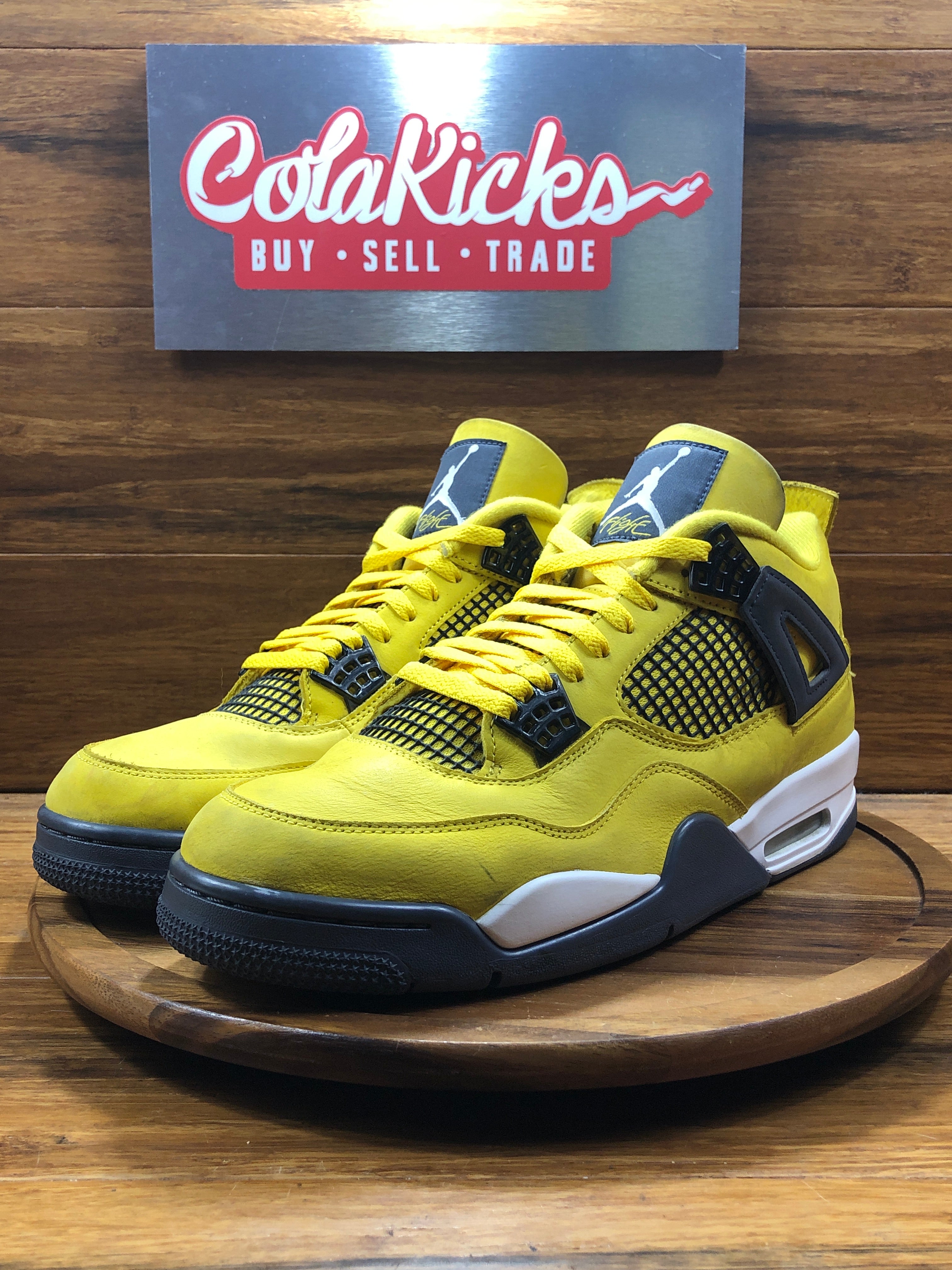 Jordan 4 Retro Lightning (2021)
