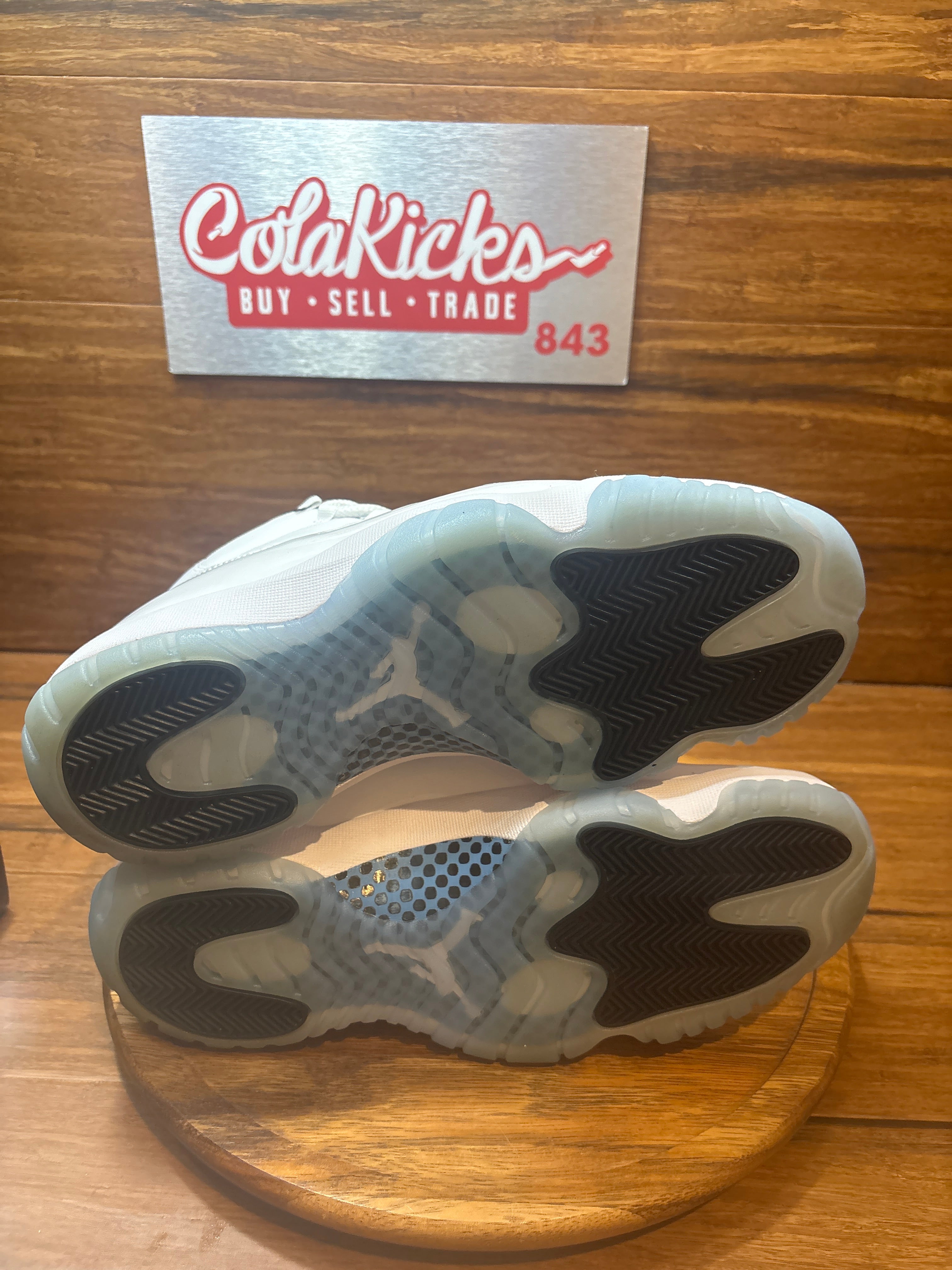 Jordan 11 Retro Legend Blue (2024)
