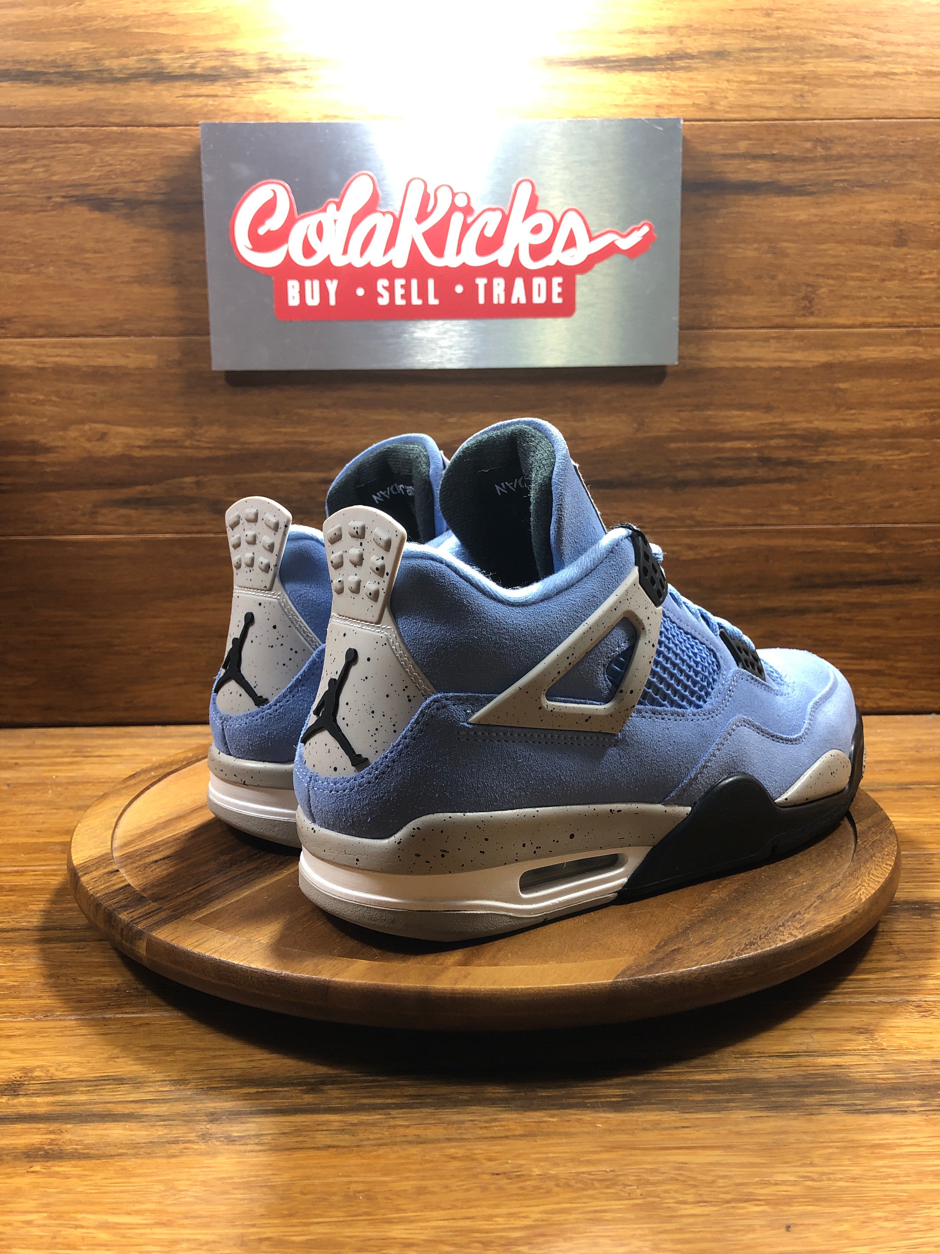 Jordan 4 Retro University Blue