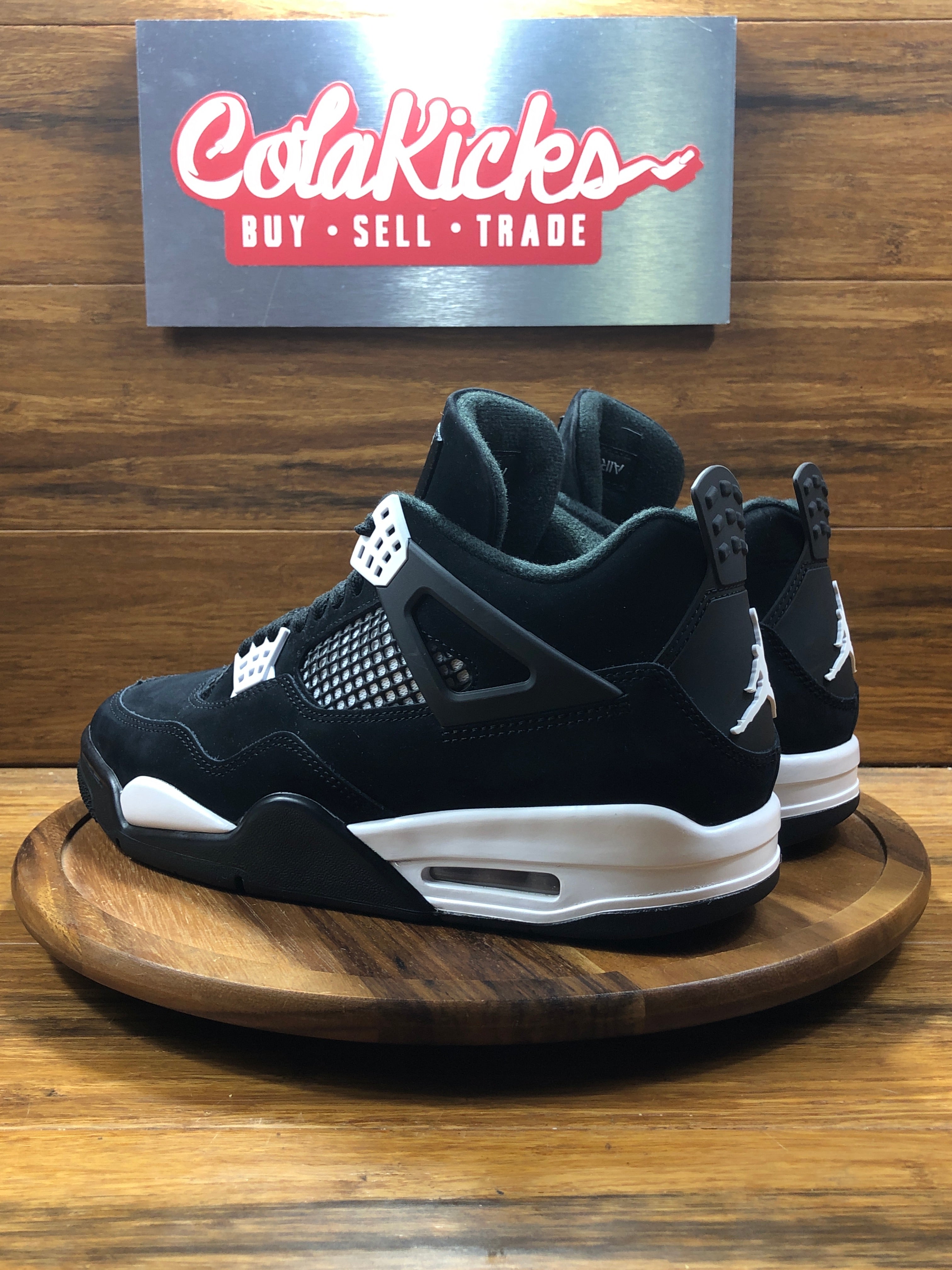 Jordan 4 Retro White Thunder