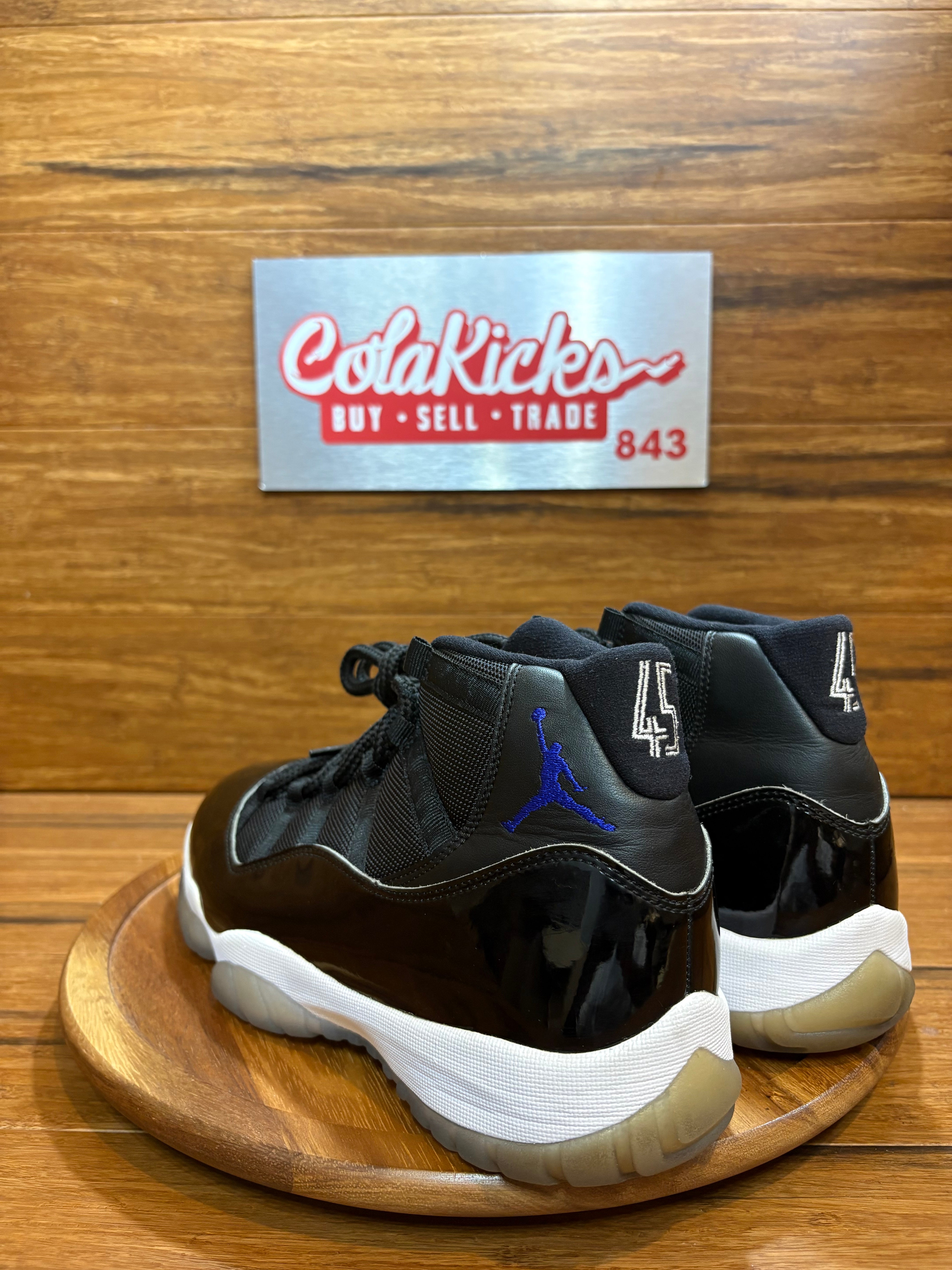Jordan 11 Retro Space Jam (2016)