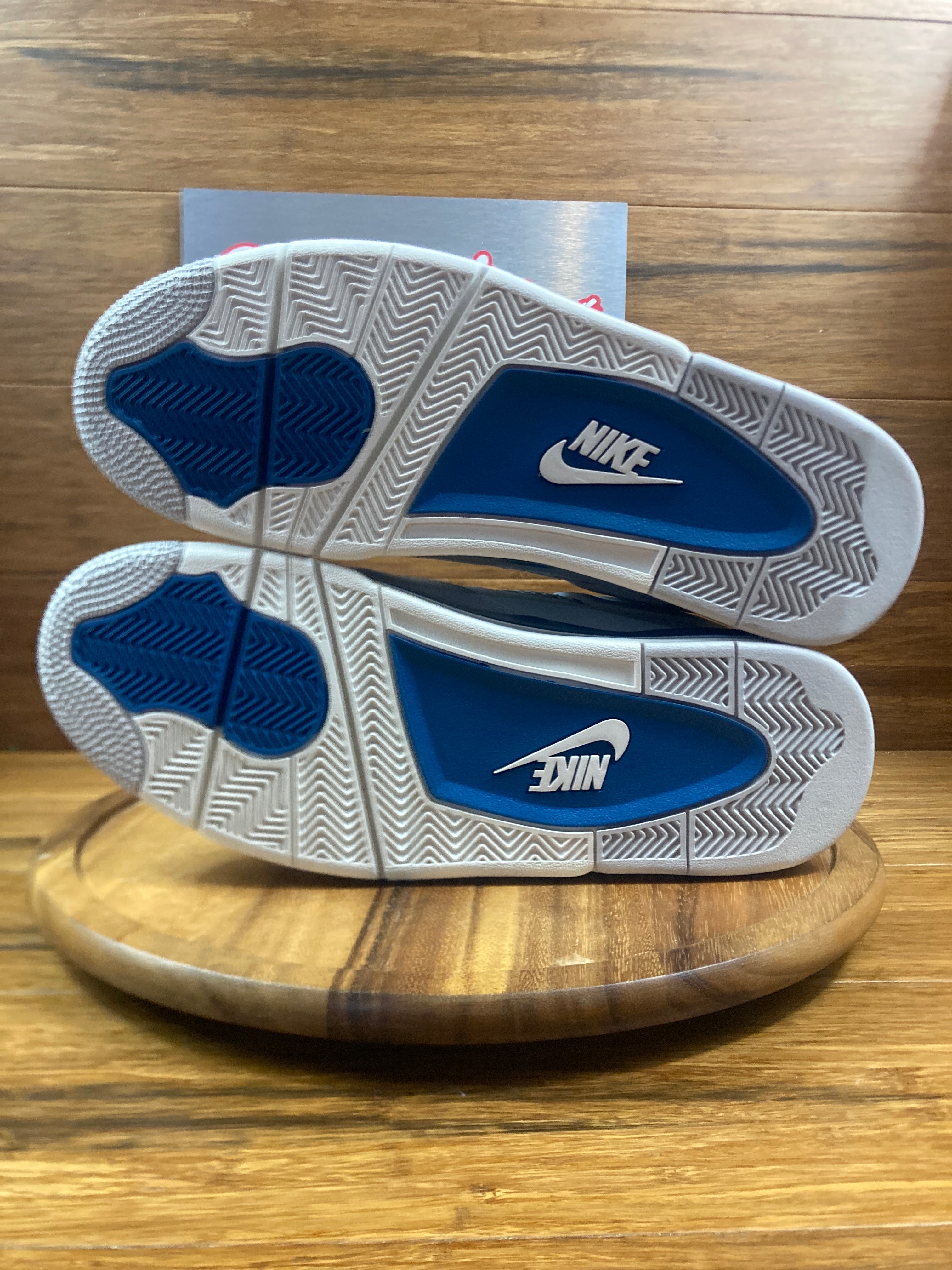 Jordan 4 Retro Military Blue (2024)