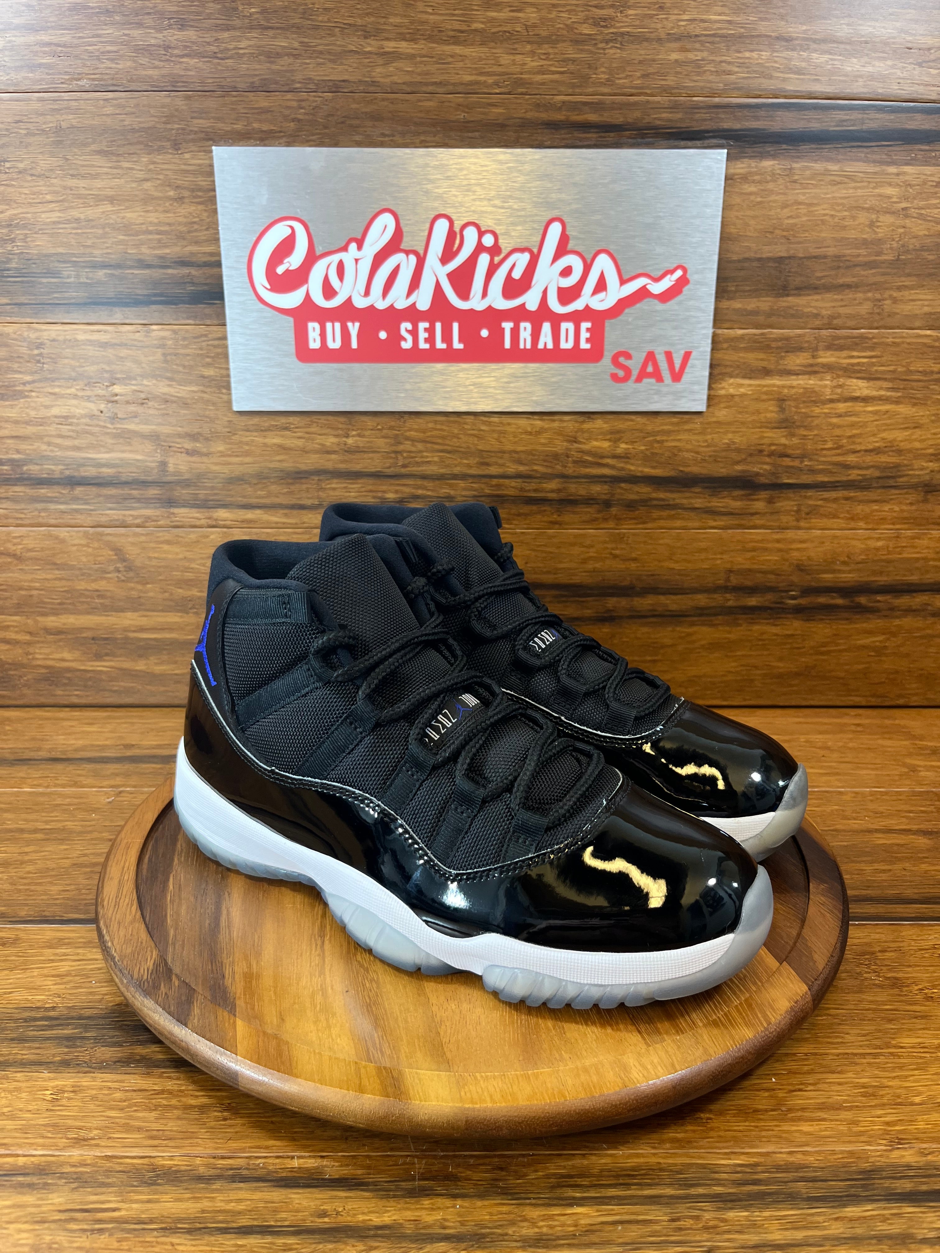 Jordan 11 Retro Space Jam (2016)