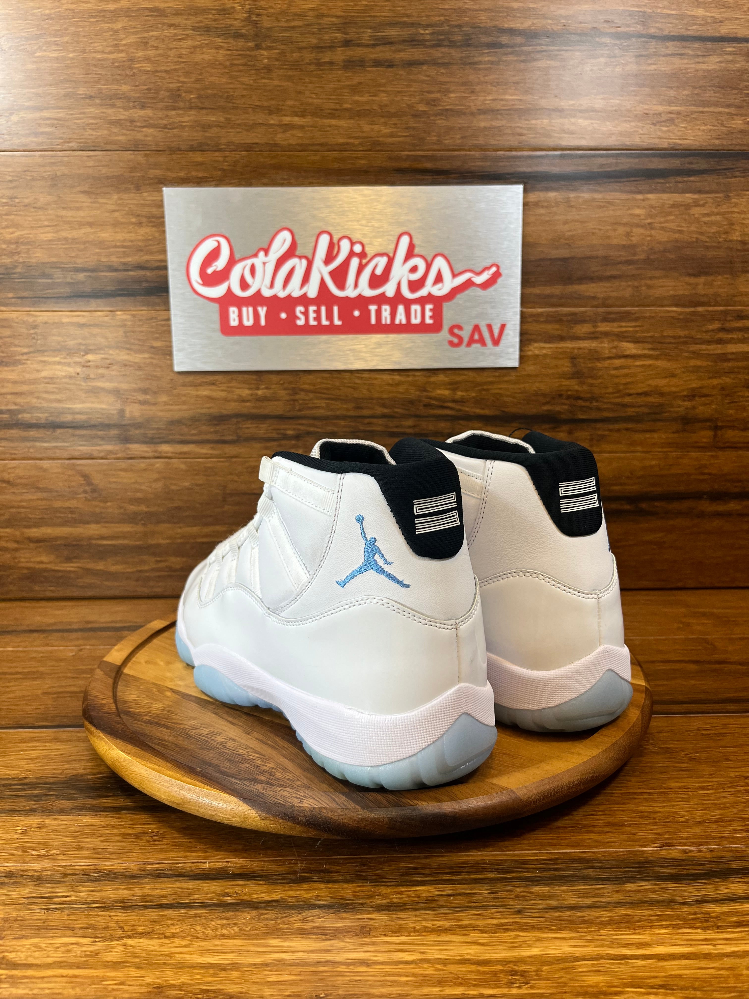 Jordan 11 Retro Legend Blue (2024)