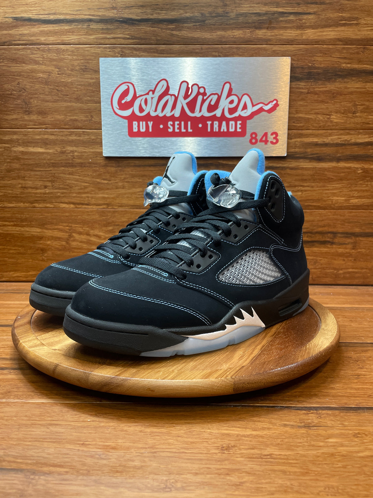 Jordan 5 Retro Black University Blue (2026)