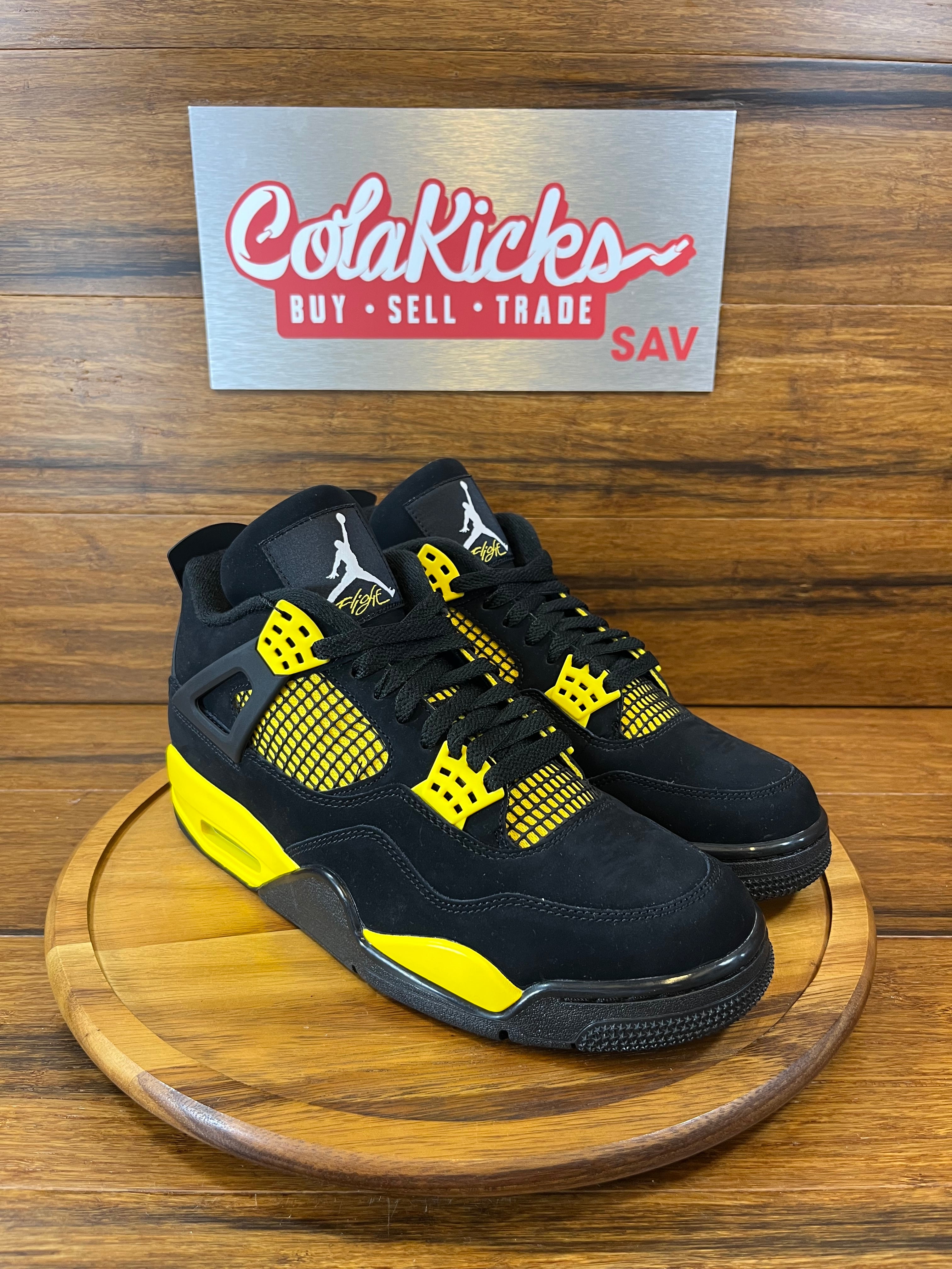 Jordan 4 Retro Thunder (2023)